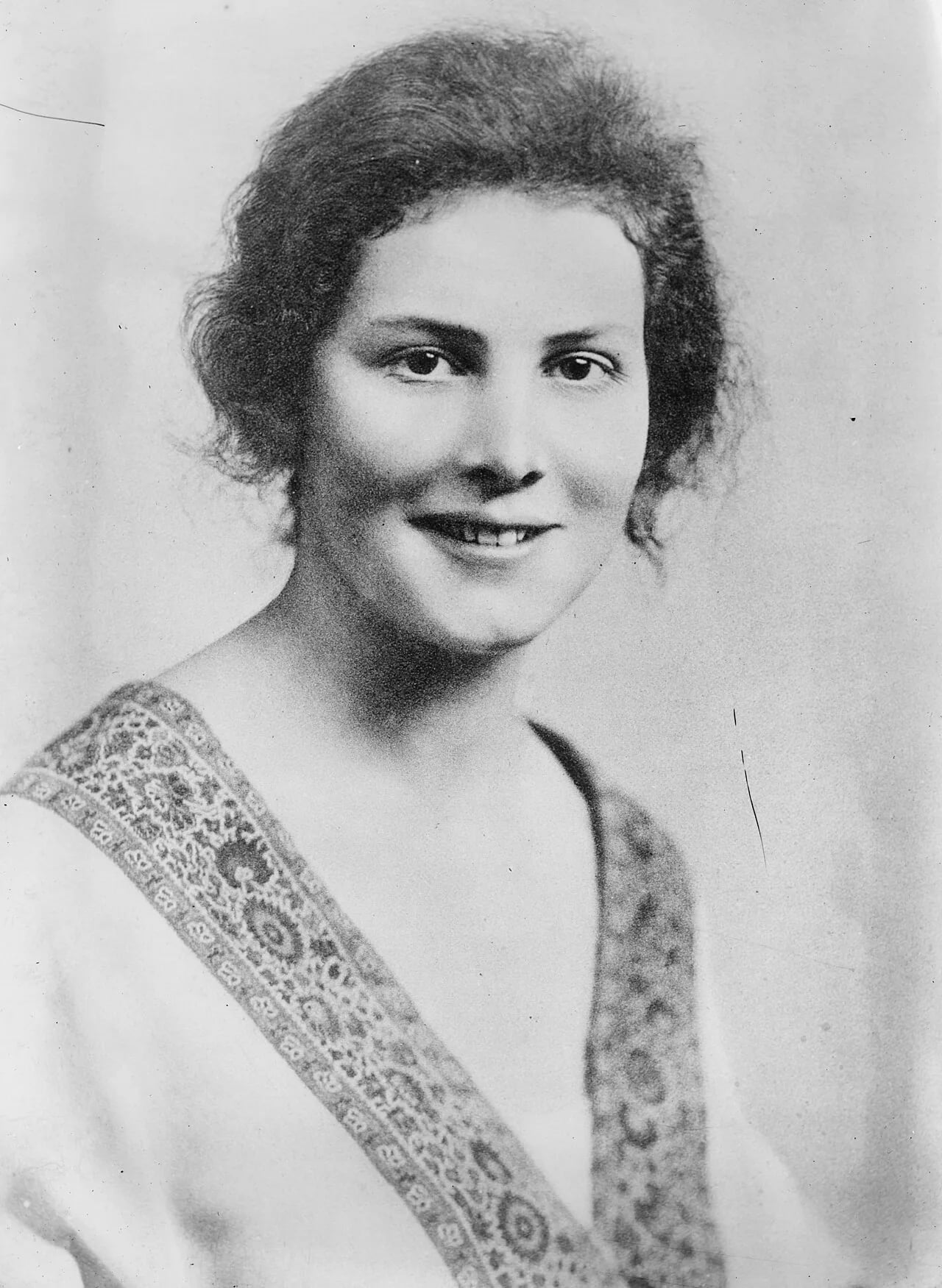 Portrait of Ishbel MacDonald (1903–1982) – memorial page