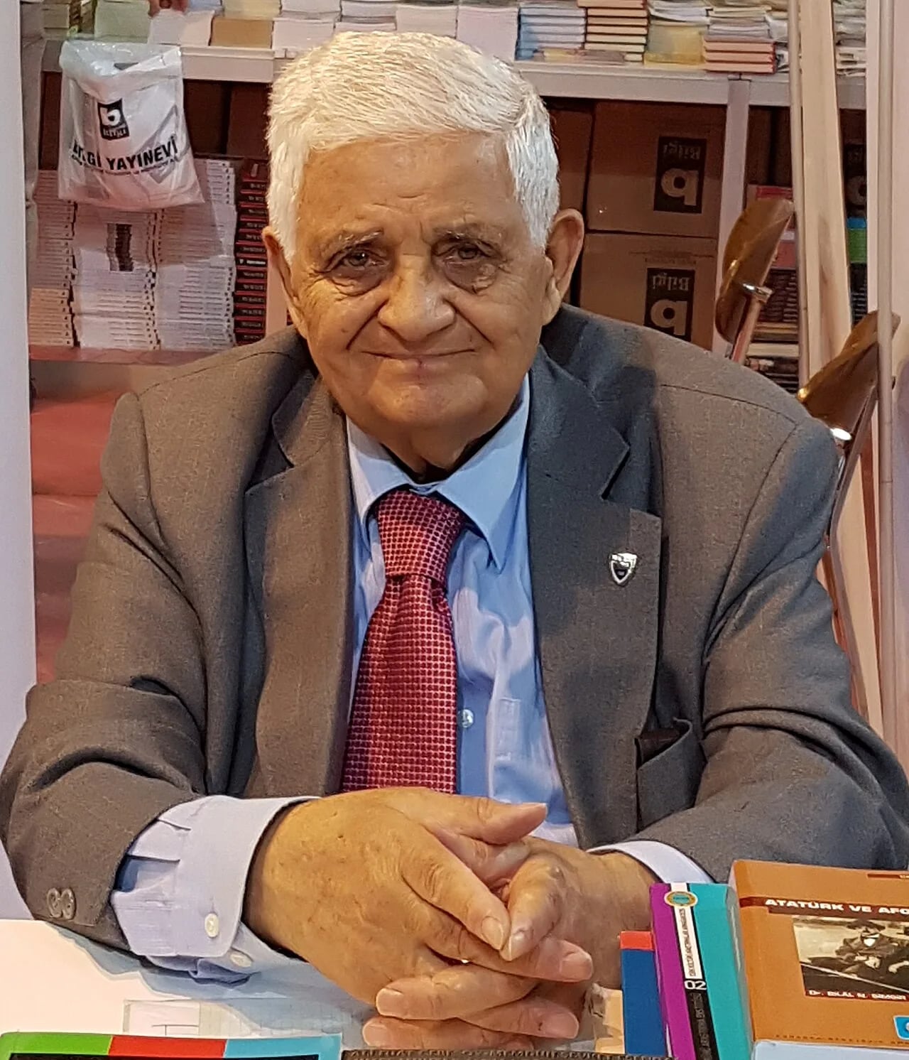 Porträt von Bilal Şimşir (1933–2023) – Gedenkseite