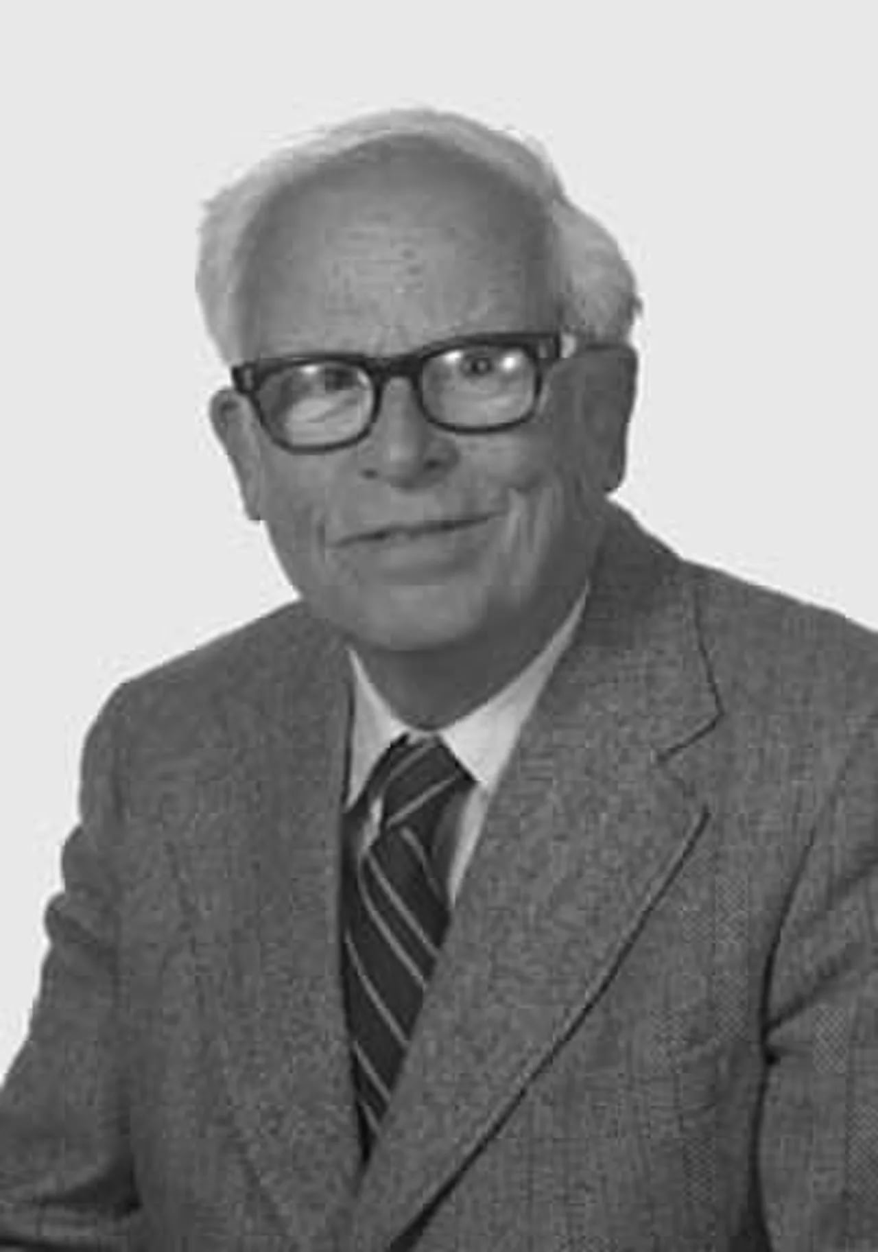 Portrait of Kenneth Sanborn Pitzer (1914–1997) – memorial page