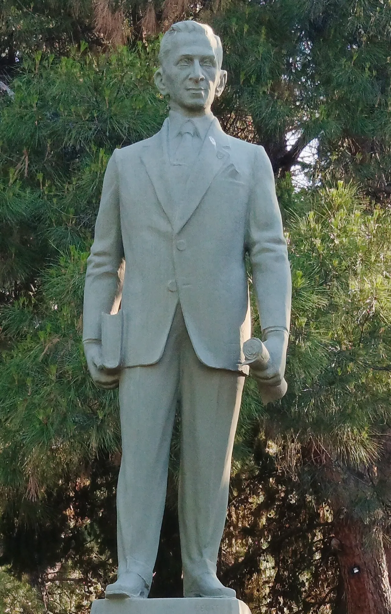 Porträt von Hüseyin Öğütçen (1923–2012) – Gedenkseite