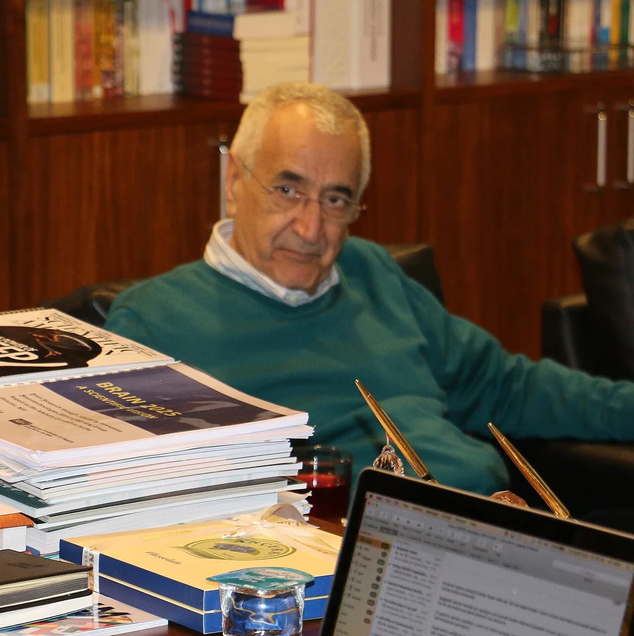Portrait of Doğan Cüceloğlu (1938–2021) – memorial page