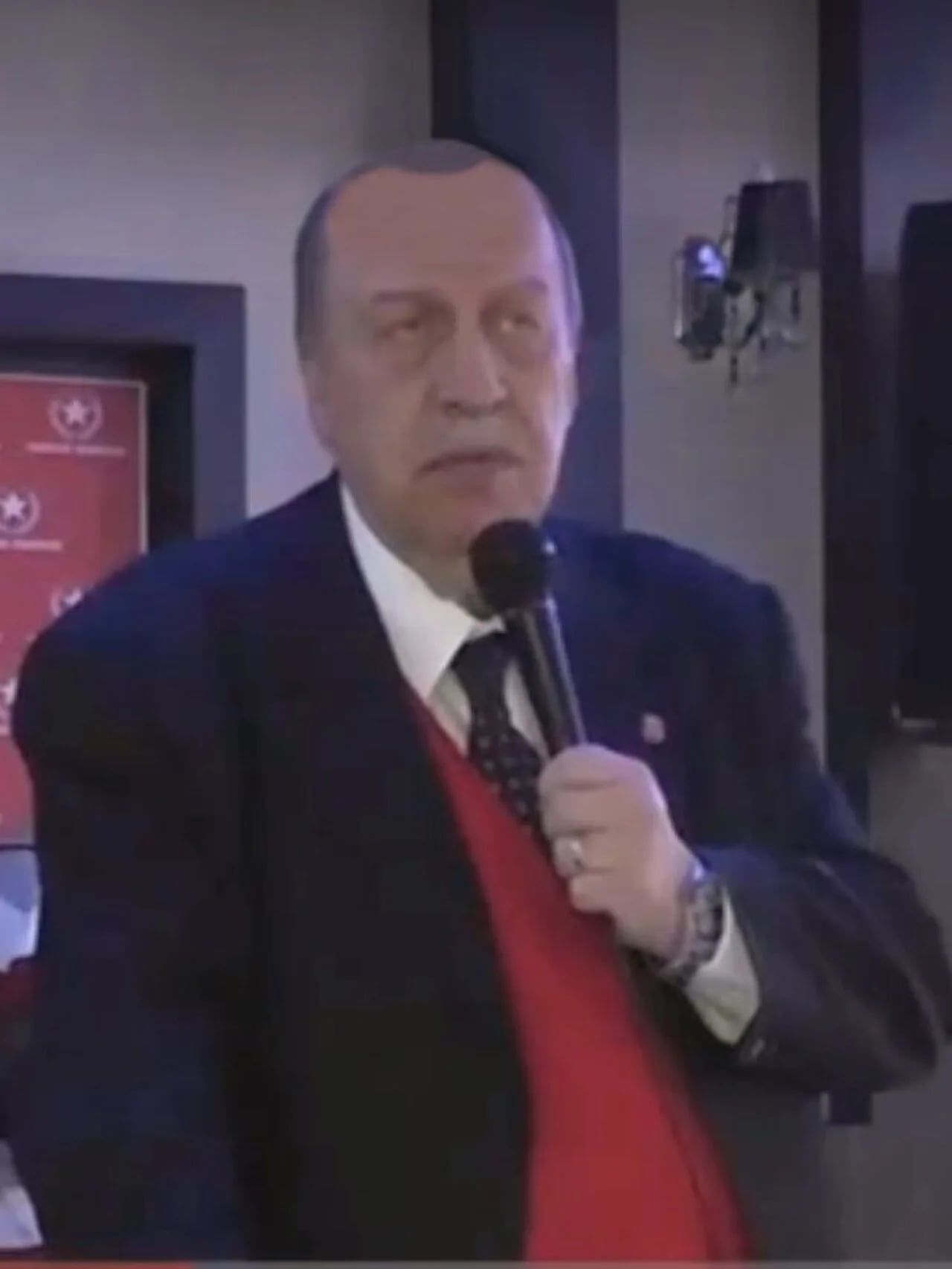Porträt von Yaşar Okuyan (1950–2023) – Gedenkseite
