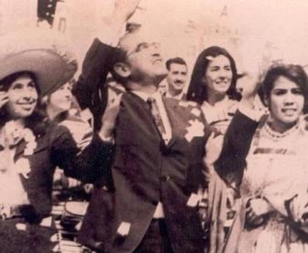 Portrait of Rafael Moreno Valle (1917–2016) – memorial page