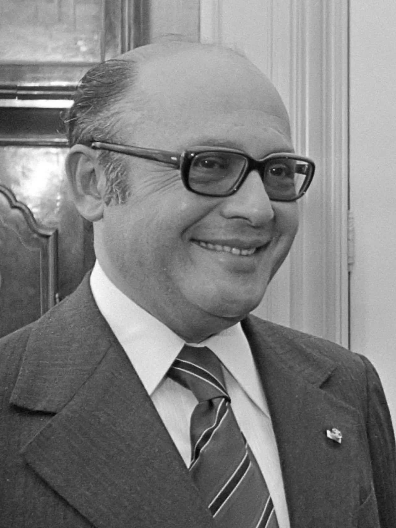 Porträt von Ramón Escovar Salom (1926–2008) – Gedenkseite