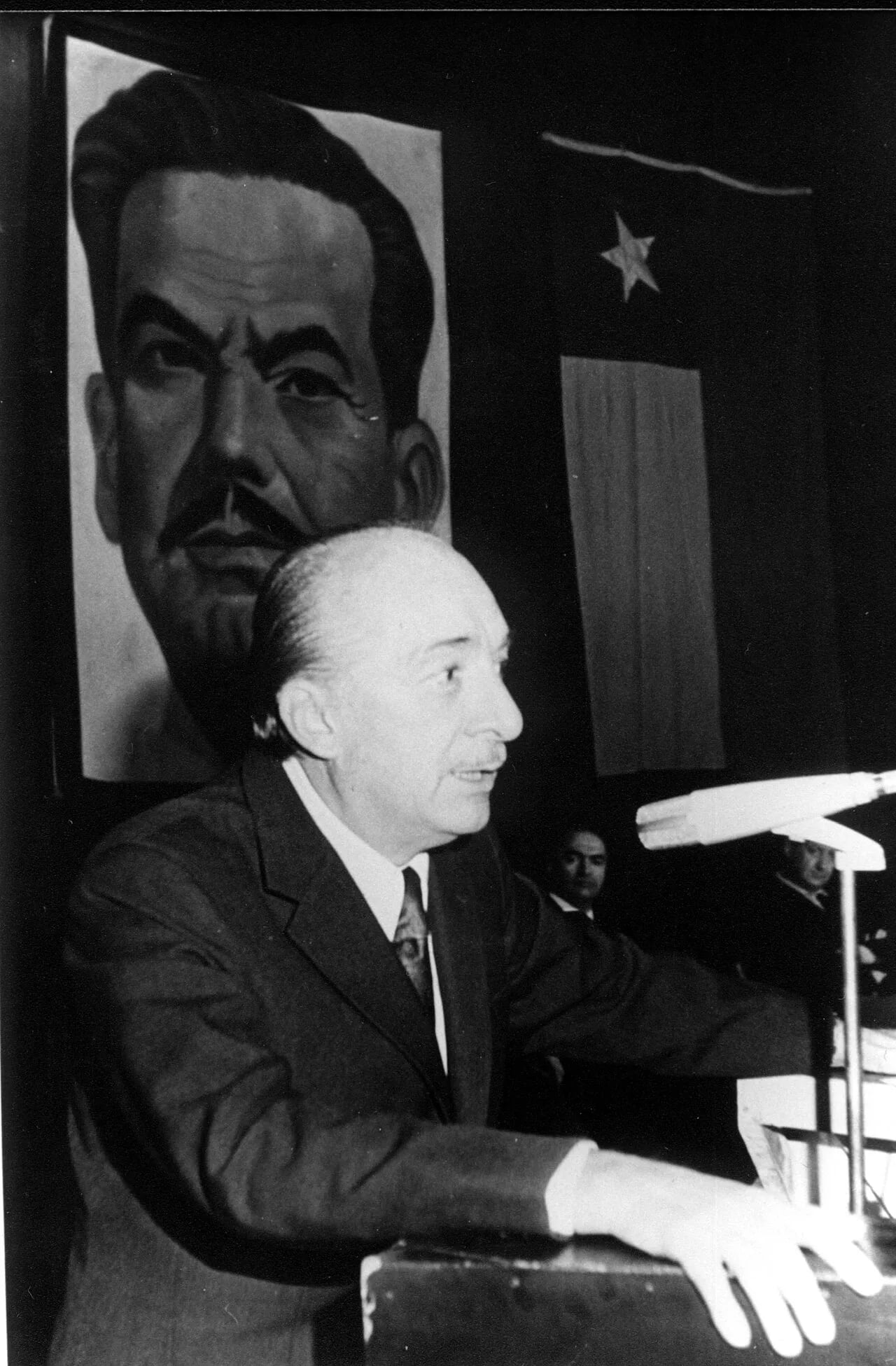 Portrait of Raúl Fernández Longe (1915–1991) – memorial page