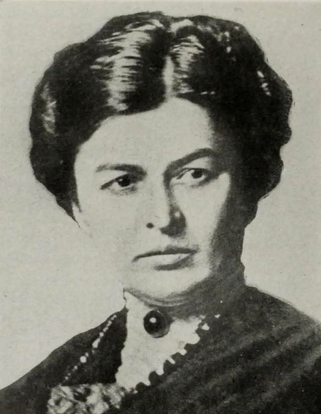Portrait of Grace Gassette (1871–1955) – memorial page