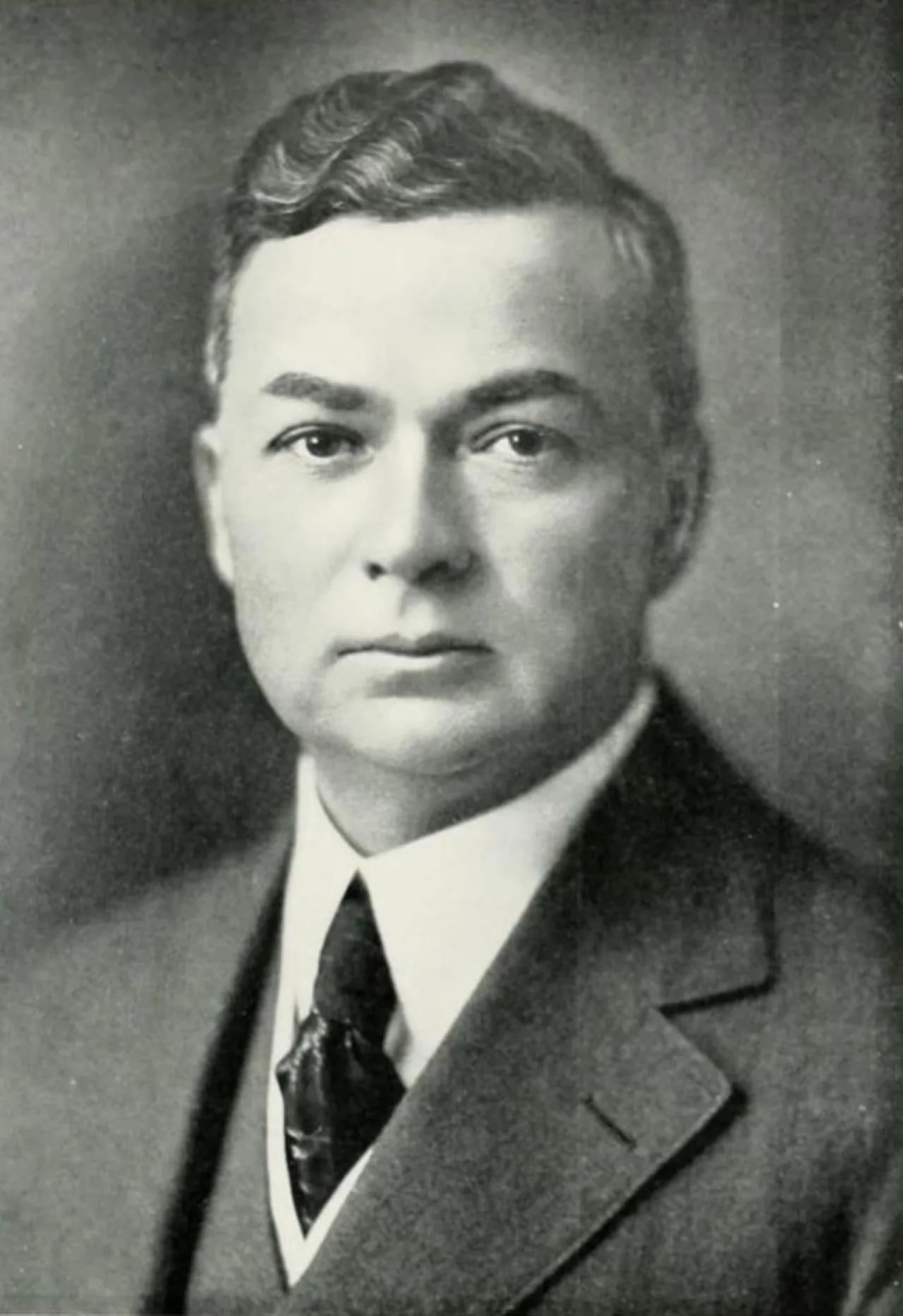 Porträt von Julian Alvin Carroll Chandler (1872–1934) – Gedenkseite