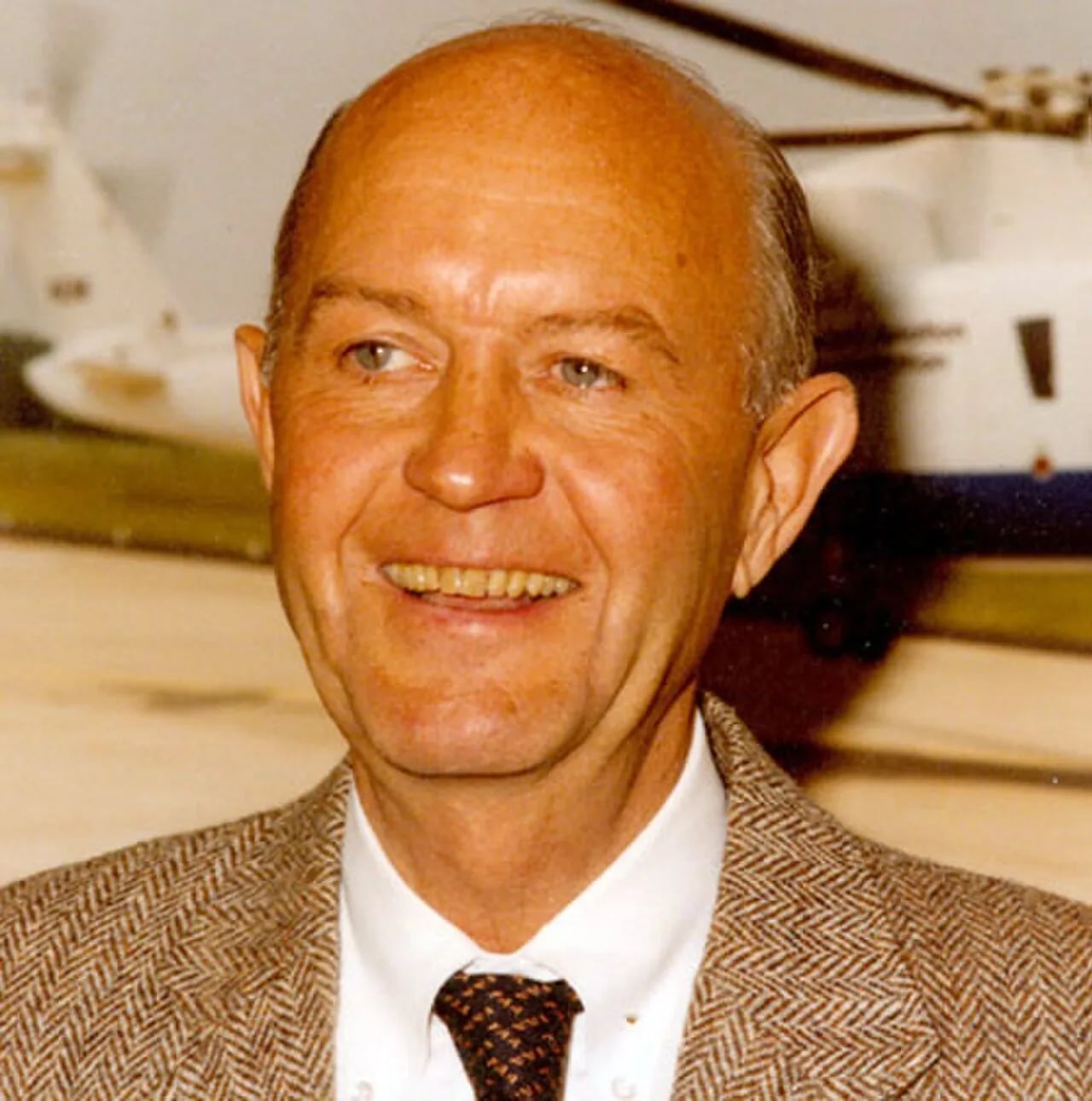 Porträt von J. Lynn Helms (1925–2011) – Gedenkseite