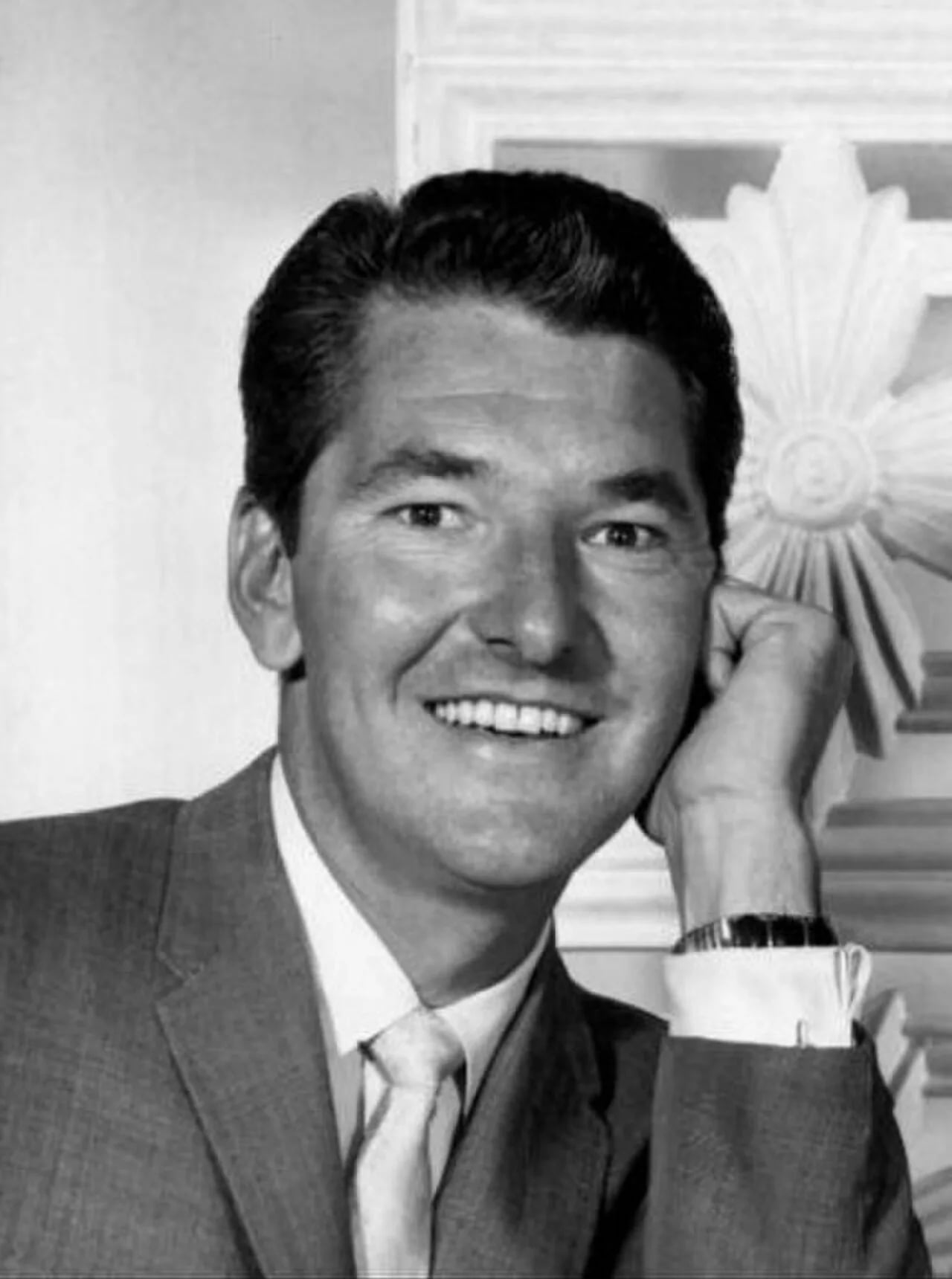 Portrait of Jack Narz (1922–2008) – memorial page