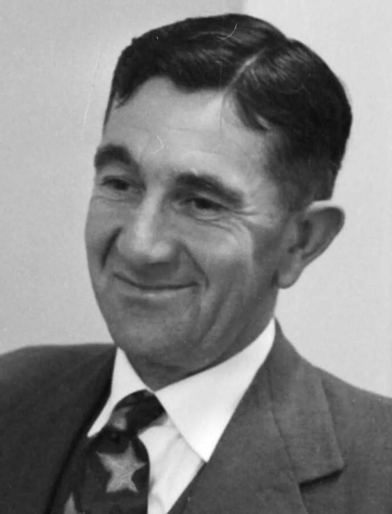 Portrait of Jack Scott (1916–2001) – memorial page
