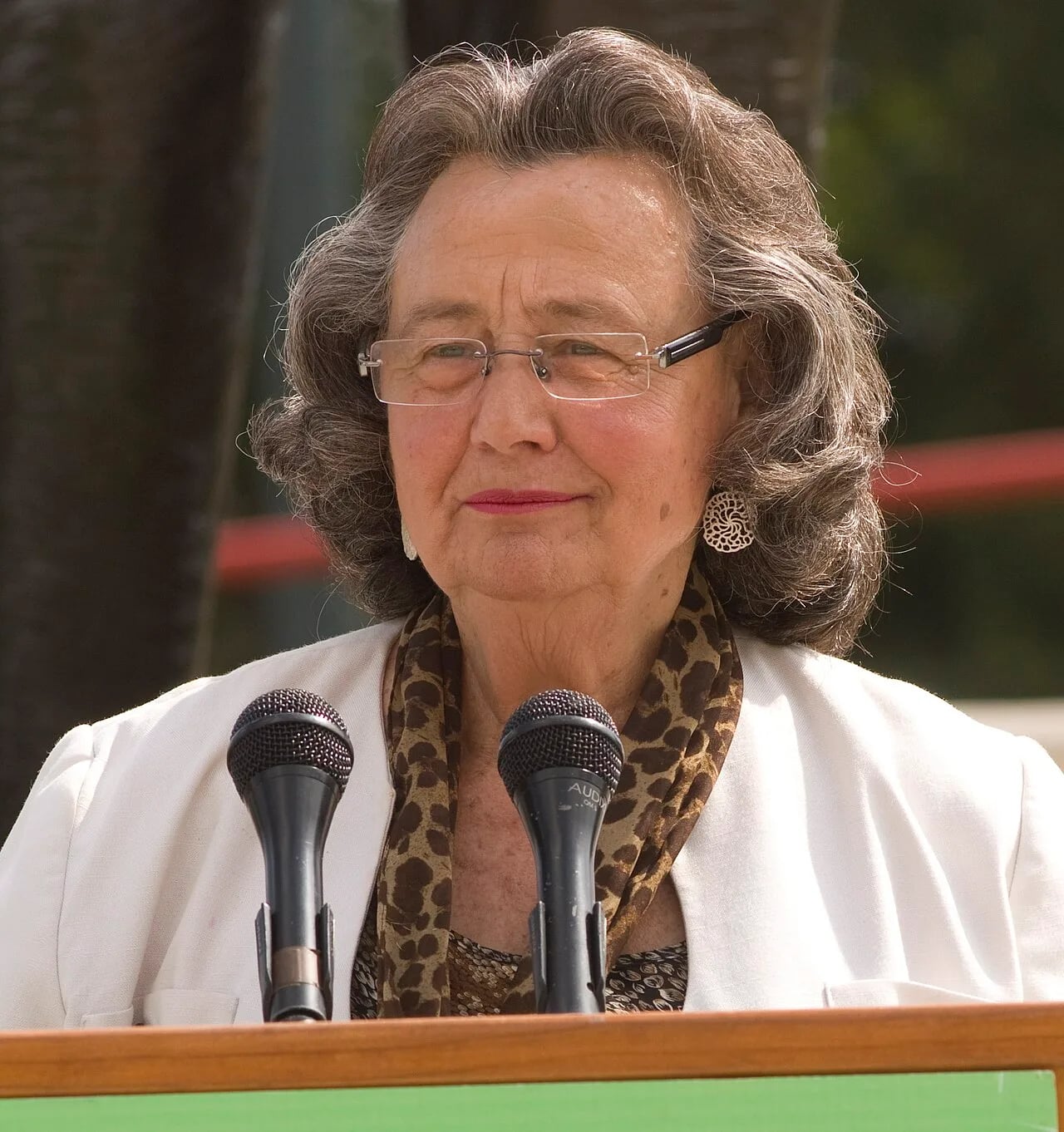 Portrait of Jackie Clarkson (1936–2024) – memorial page