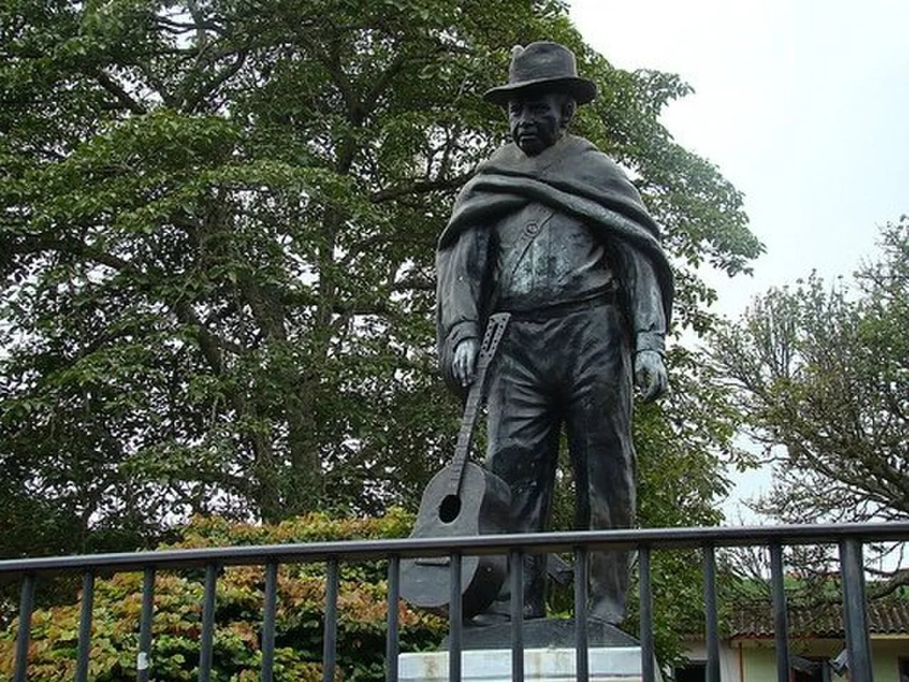 Portrait of Salvo Ruiz (1878–1961) – memorial page