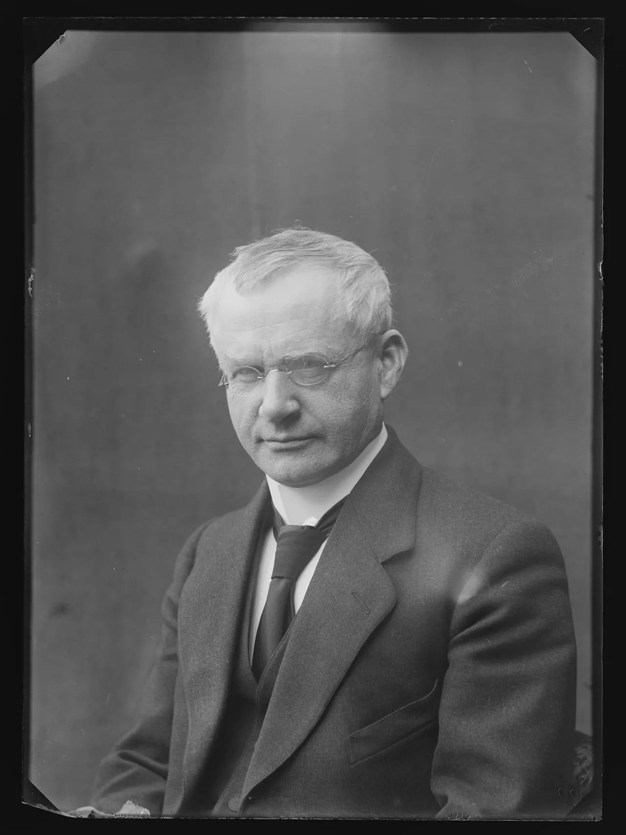 Portrait of Jacob Marius Schøning (1856–1934) – memorial page