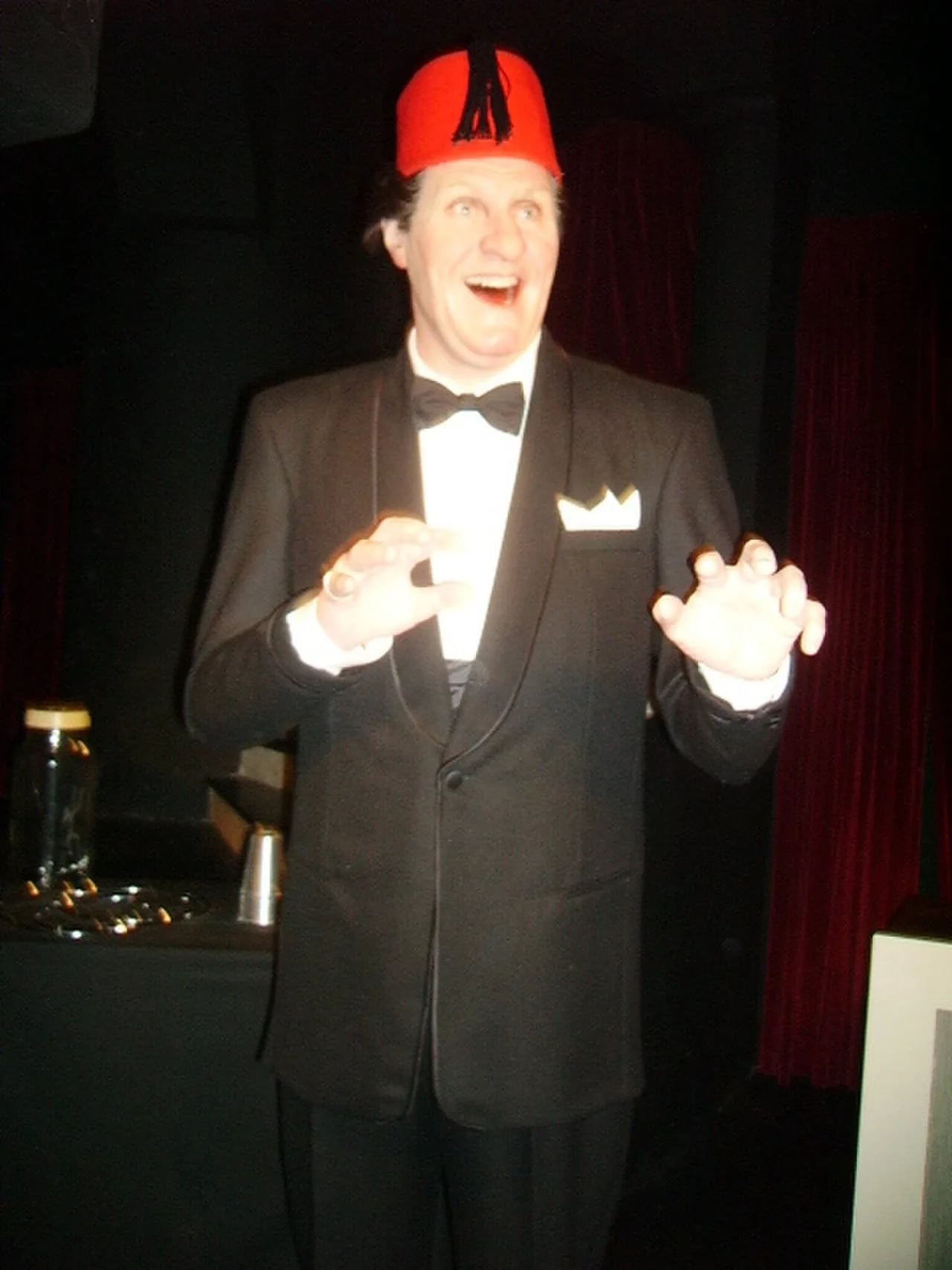 Porträt von Tommy Cooper (1921–1984) – Gedenkseite