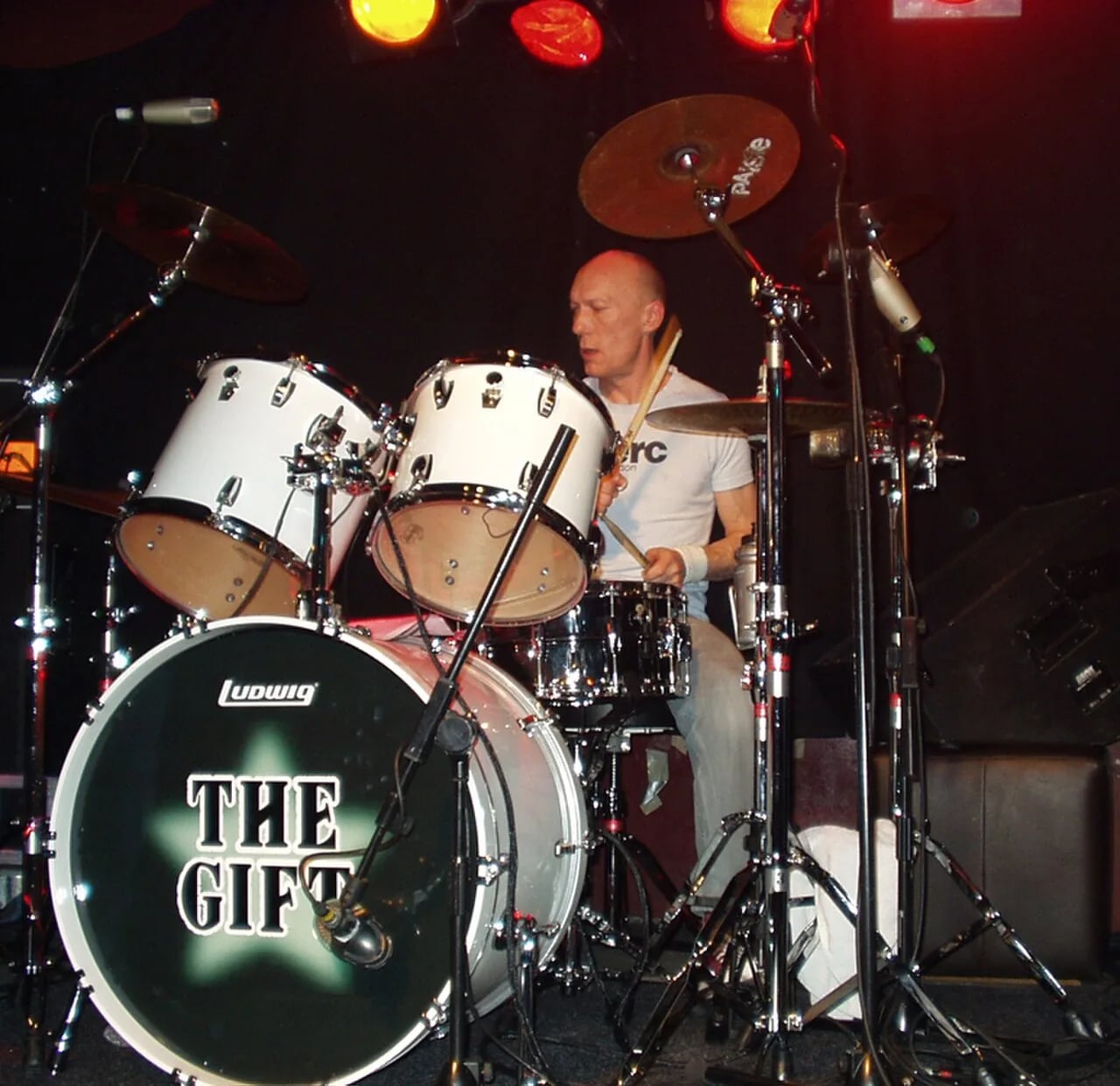 Porträt von Rick Buckler (1955–2025) – Gedenkseite