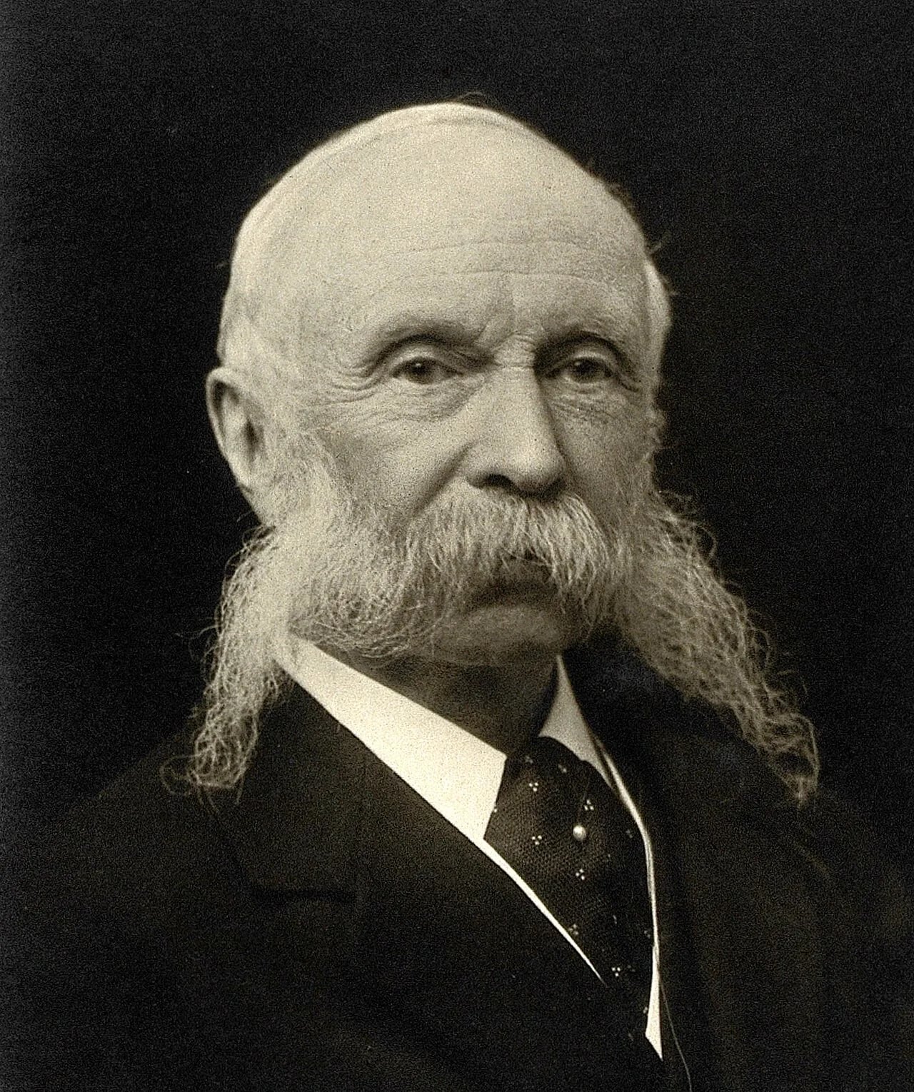 Porträt von James Crichton-Browne (1840–1938) – Gedenkseite