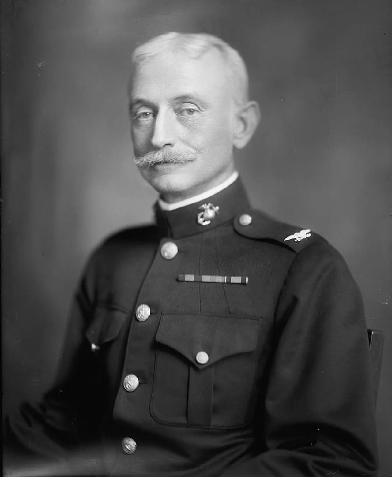 Porträt von James E. Mahoney (1858–1926) – Gedenkseite
