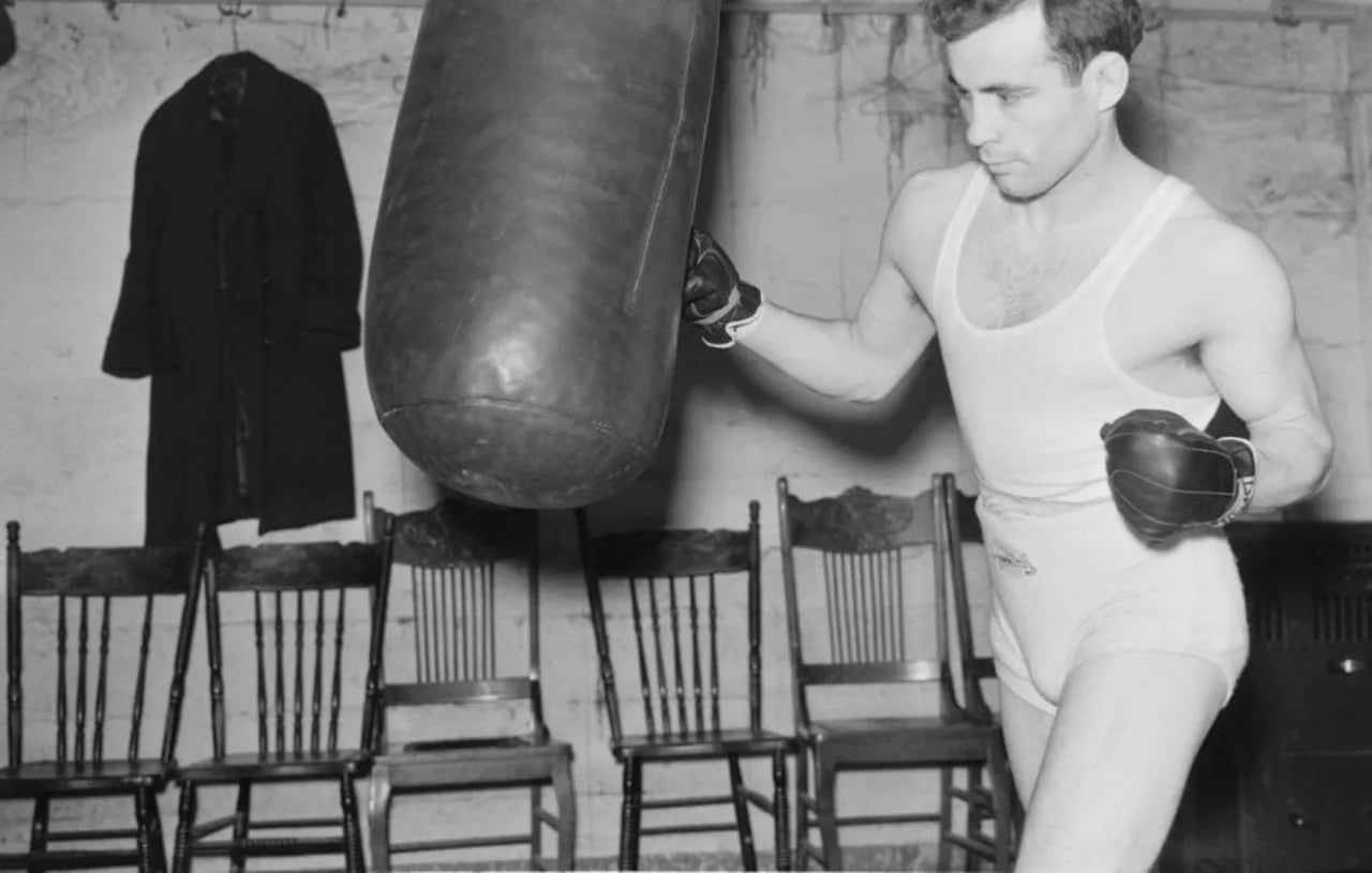 Portrait of Dave Castilloux (1916–1994) – memorial page