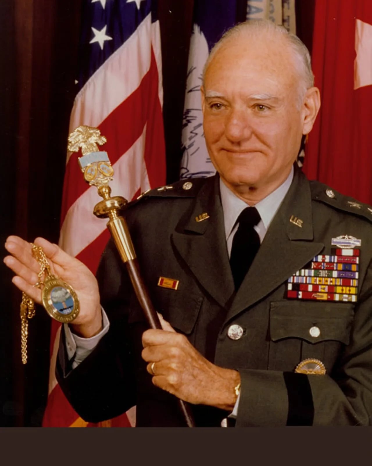Portrait of James Grimsley, Jr. (1921–2013) – memorial page