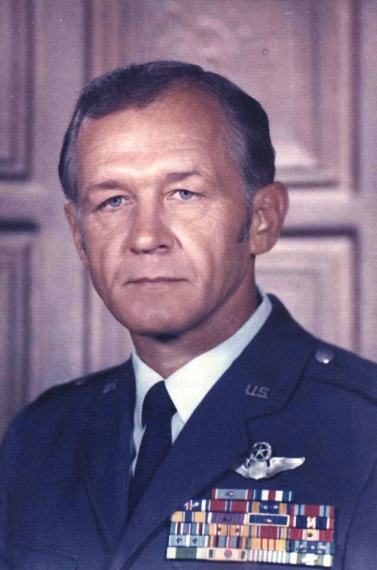 Porträt von James H. Kasler (1926–2014) – Gedenkseite