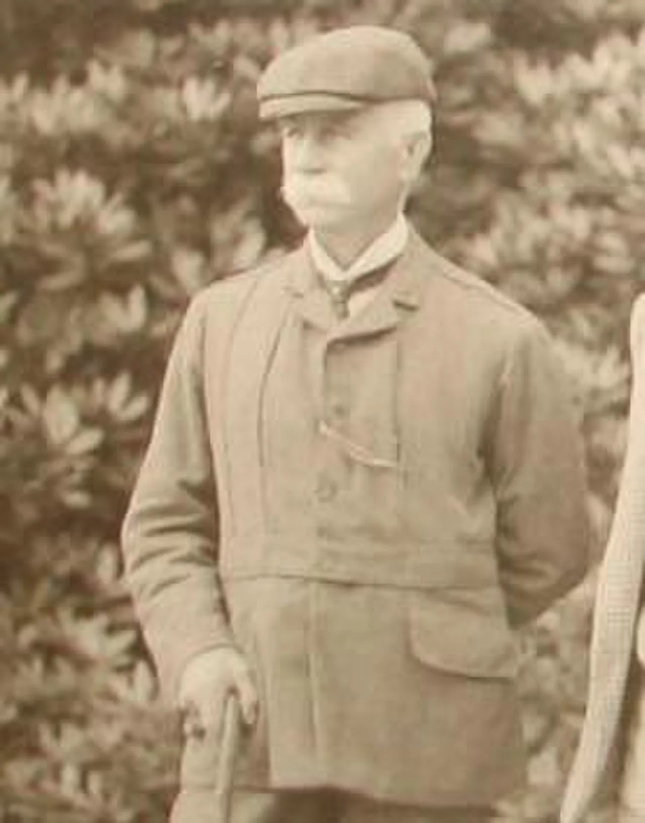 Porträt von James Hills-Johnes (1833–1919) – Gedenkseite