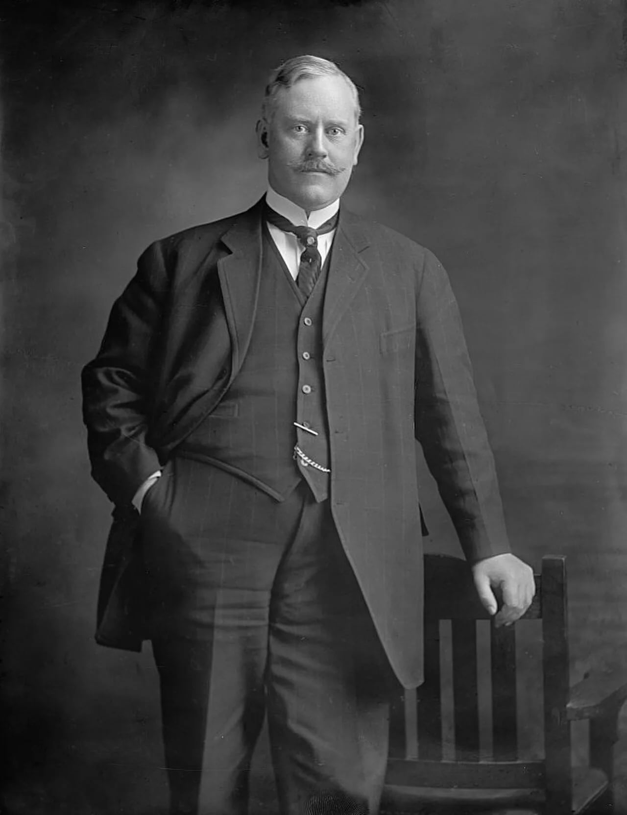 Porträt von James Joyce (1870–1931) – Gedenkseite
