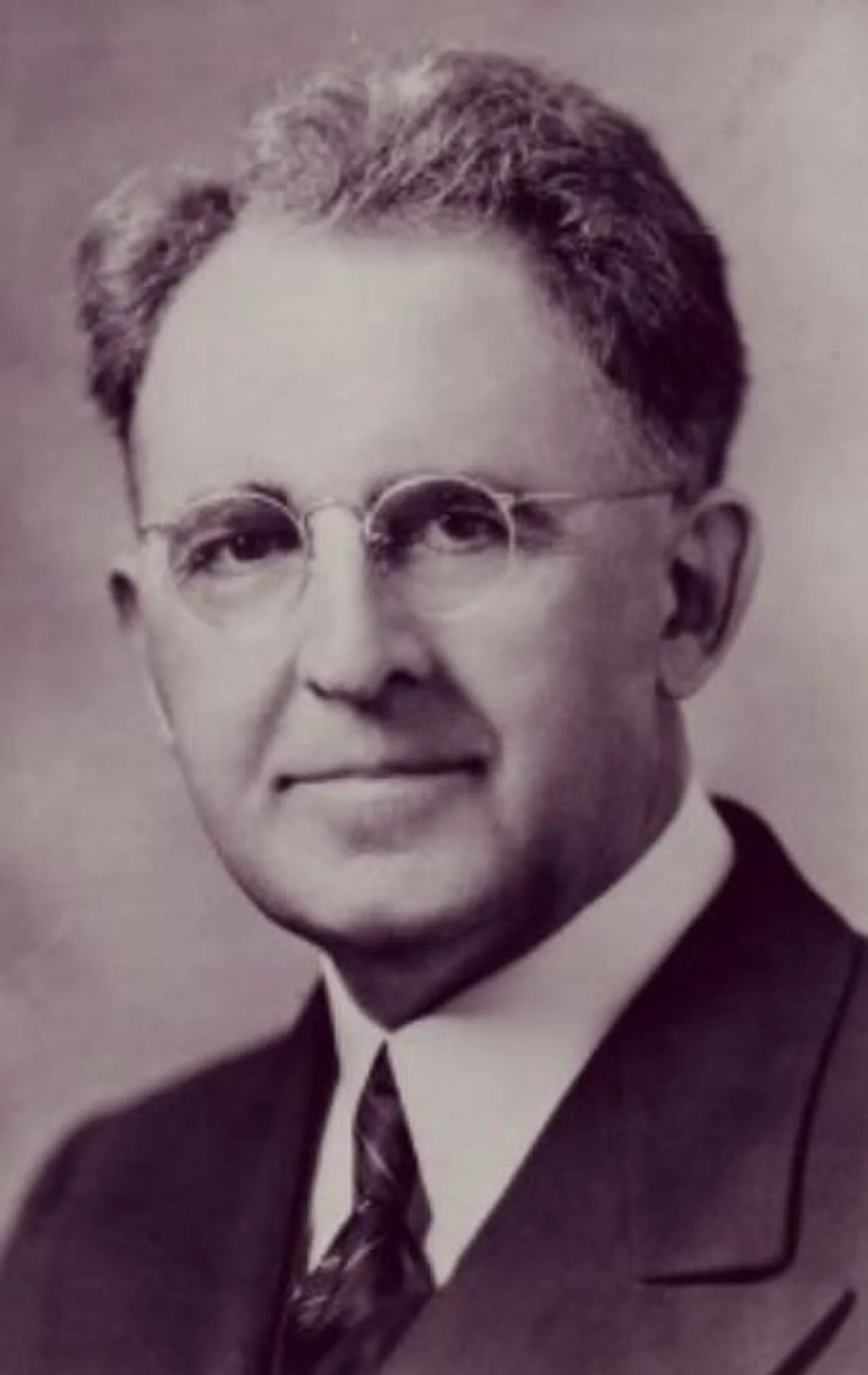 Portrait of James Lamar McElhany (1880–1959) – memorial page