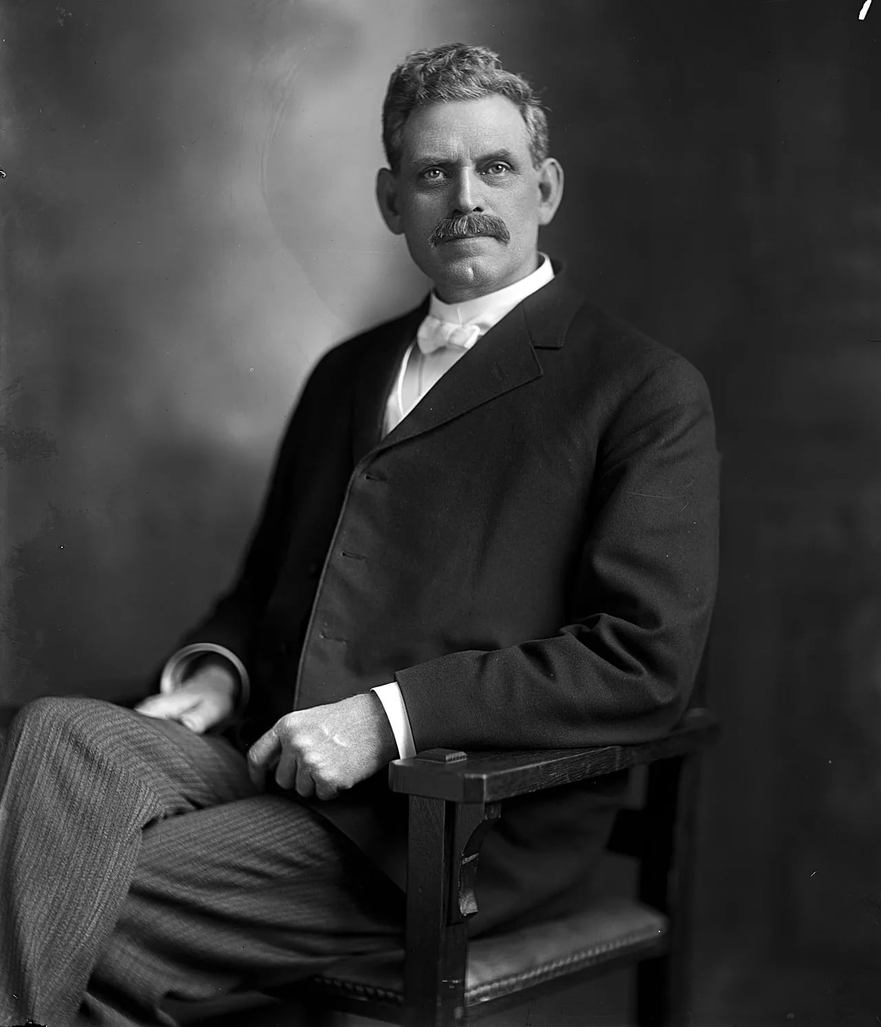 Portrait of James McMahon Graham (1852–1945) – memorial page