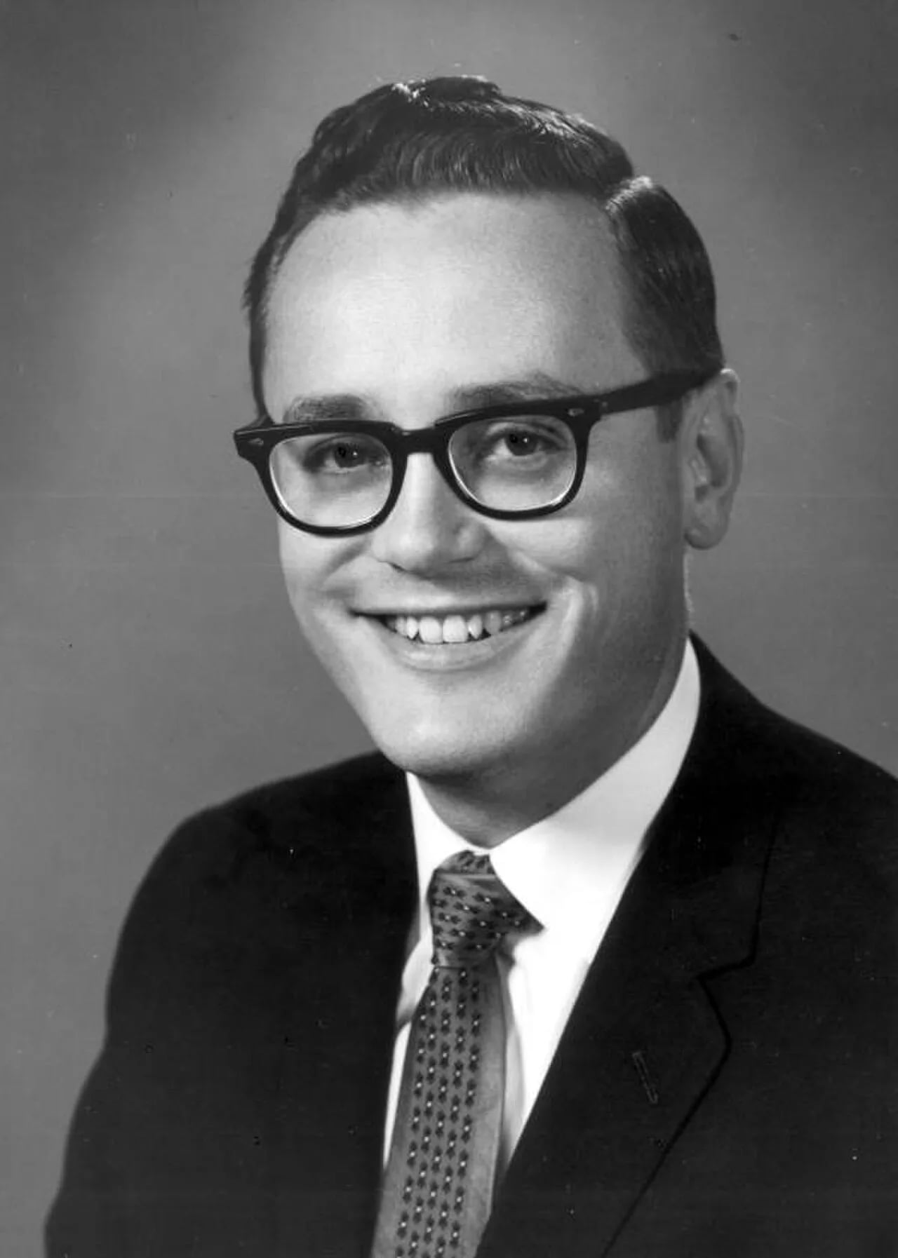 Portrait of Douglas Loeffler (1932–2025) – memorial page
