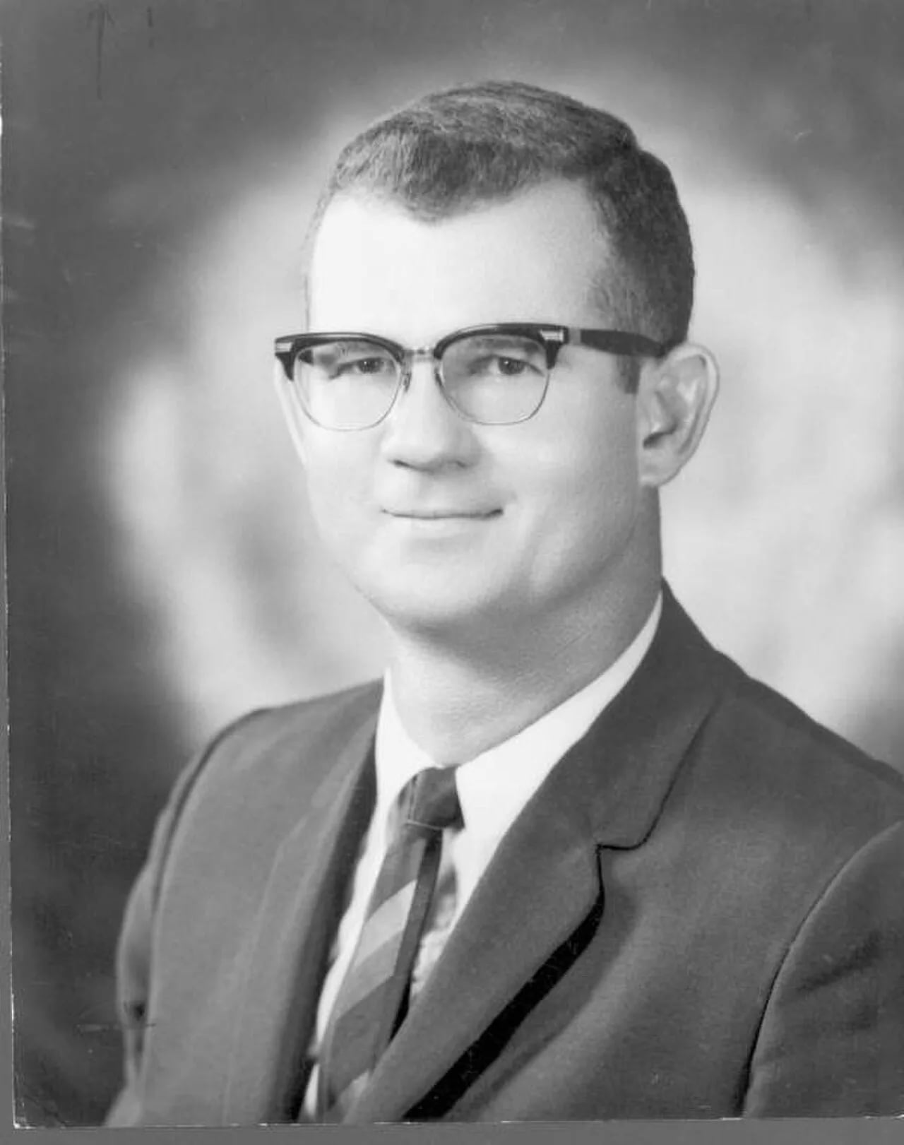 Portrait of Bernie Papy Jr. (1930–1995) – memorial page