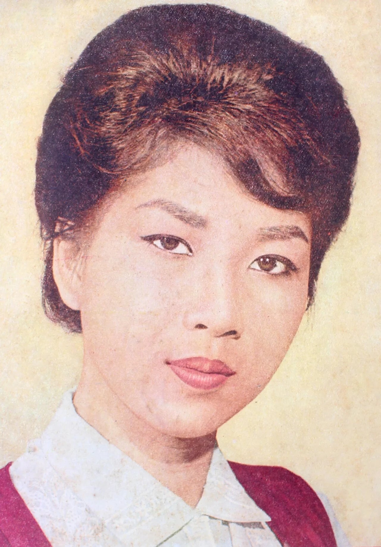 Porträt von Titiek Puspa (1937–2025) – Gedenkseite