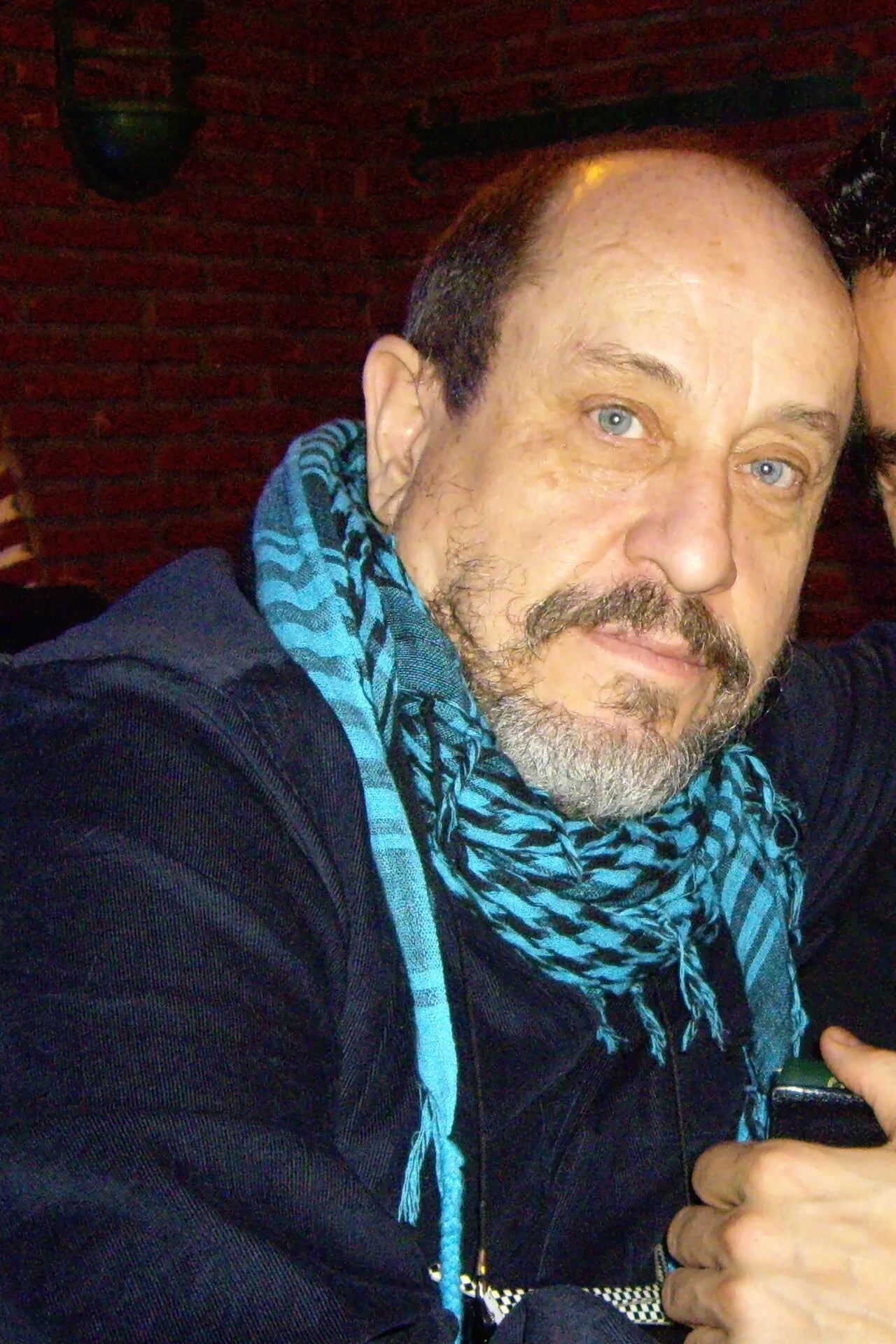 Porträt von Tony Cruz (1952–2011) – Gedenkseite