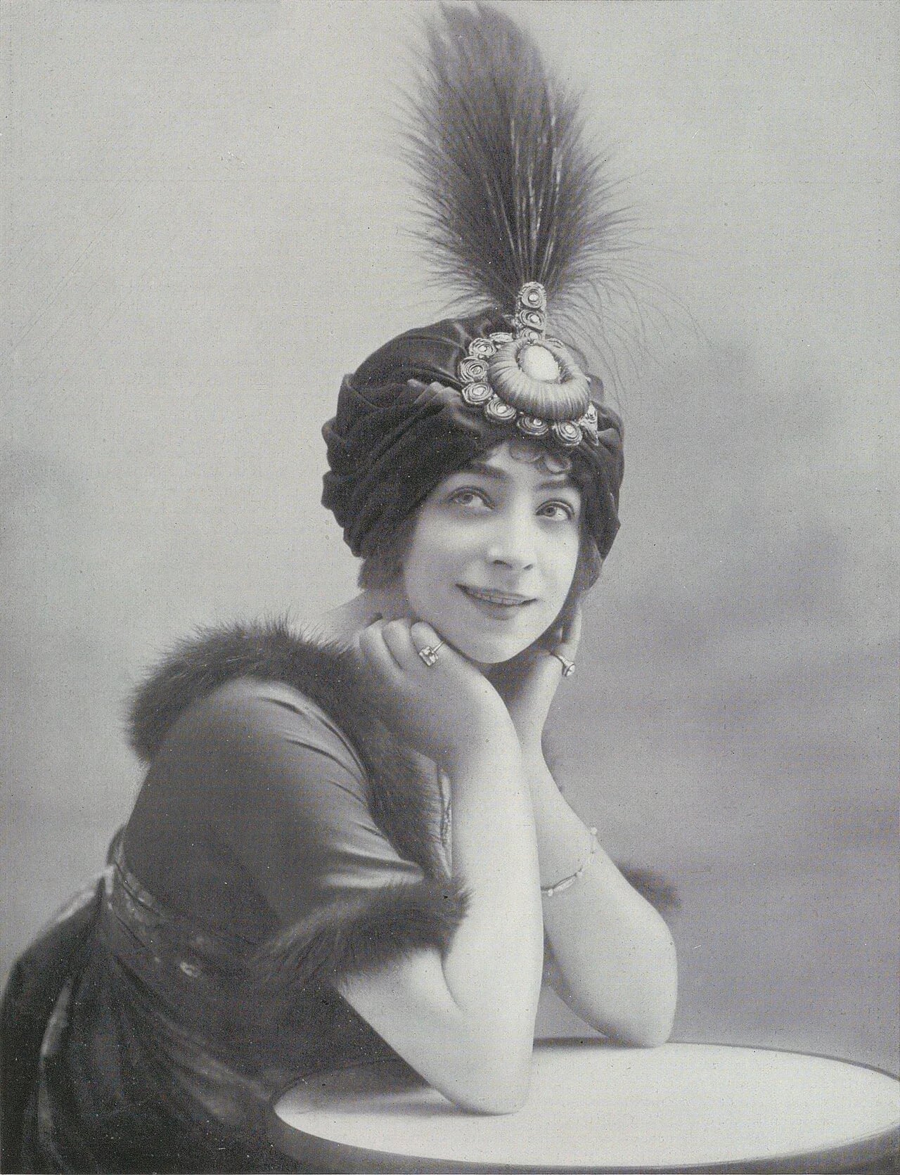 Portrait of Jane Pierly (1887–1977) – memorial page