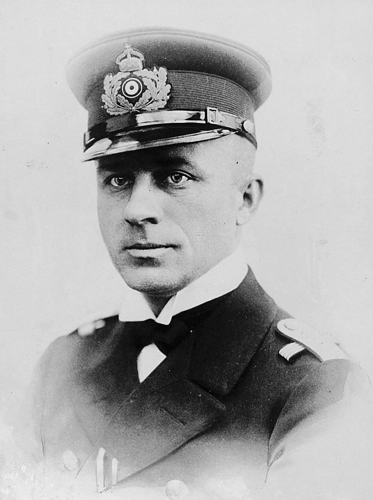 Porträt von Lothar von Arnauld de la Perière (1886–1941) – Gedenkseite