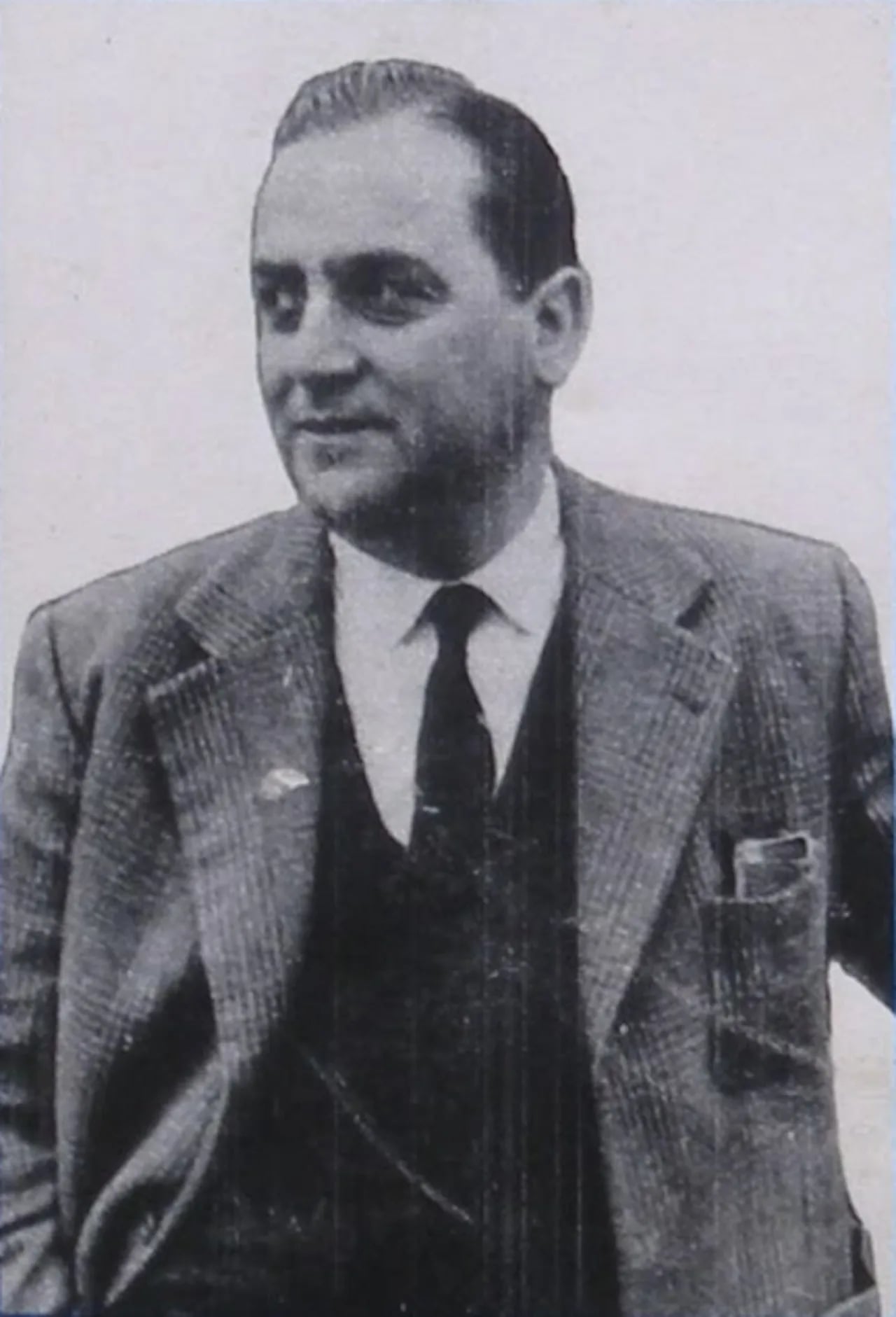 Portrait of Víctor Vesco (1923–2009) – memorial page