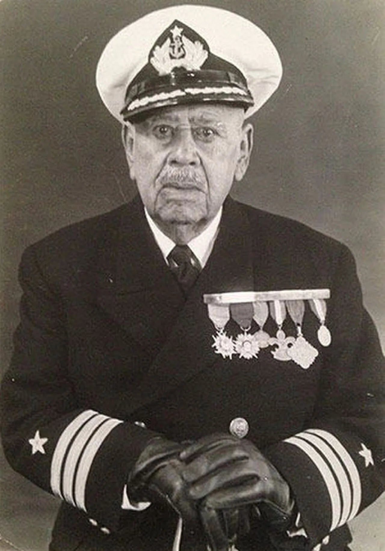 Portrait of Wenceslao Vargas (1861–1958) – memorial page