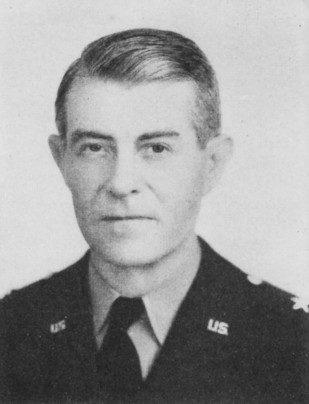 Portrait of Jay W. MacKelvie (1890–1985) – memorial page