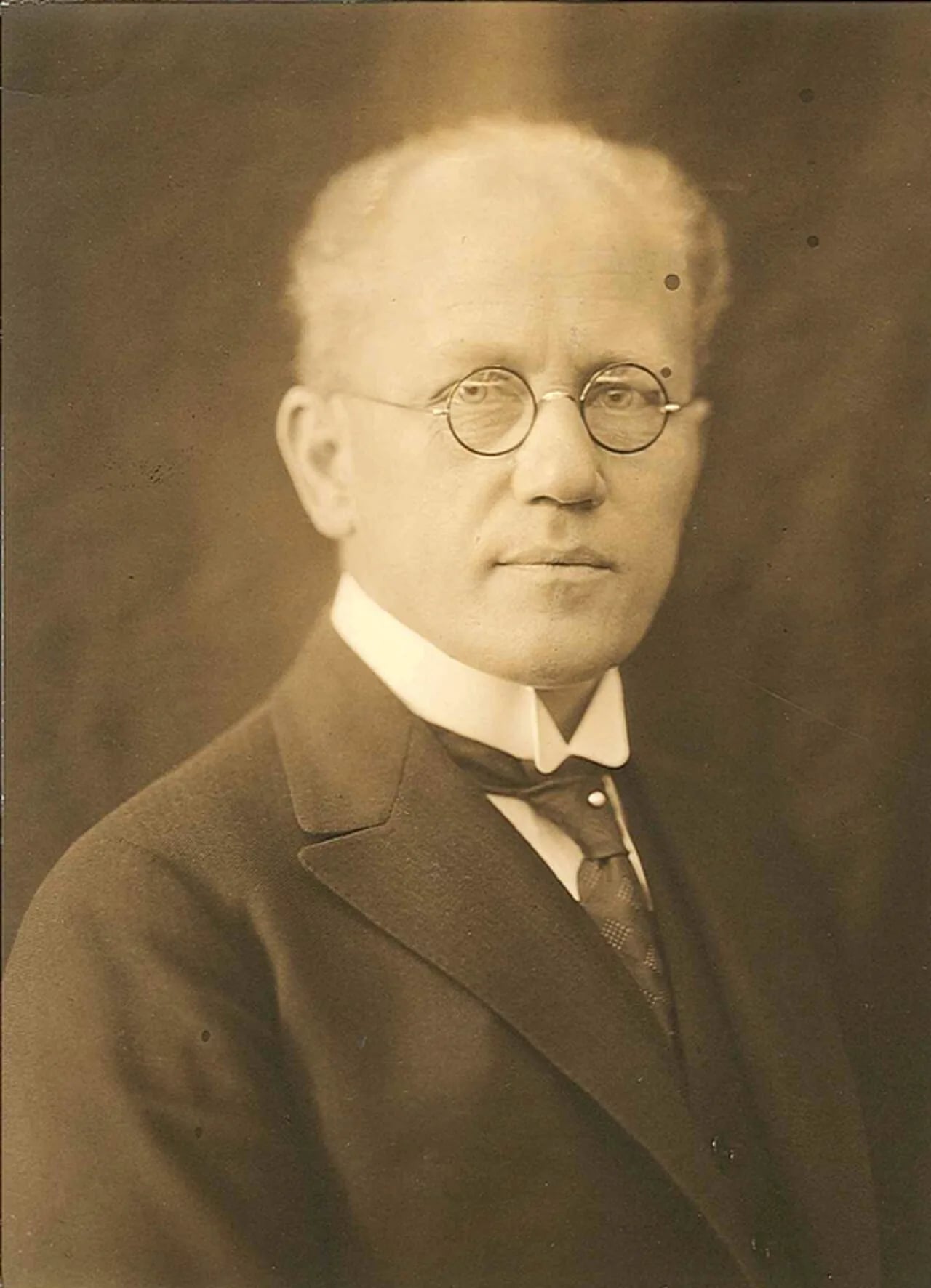 Portrait of Karl Schlyter (1879–1959) – memorial page