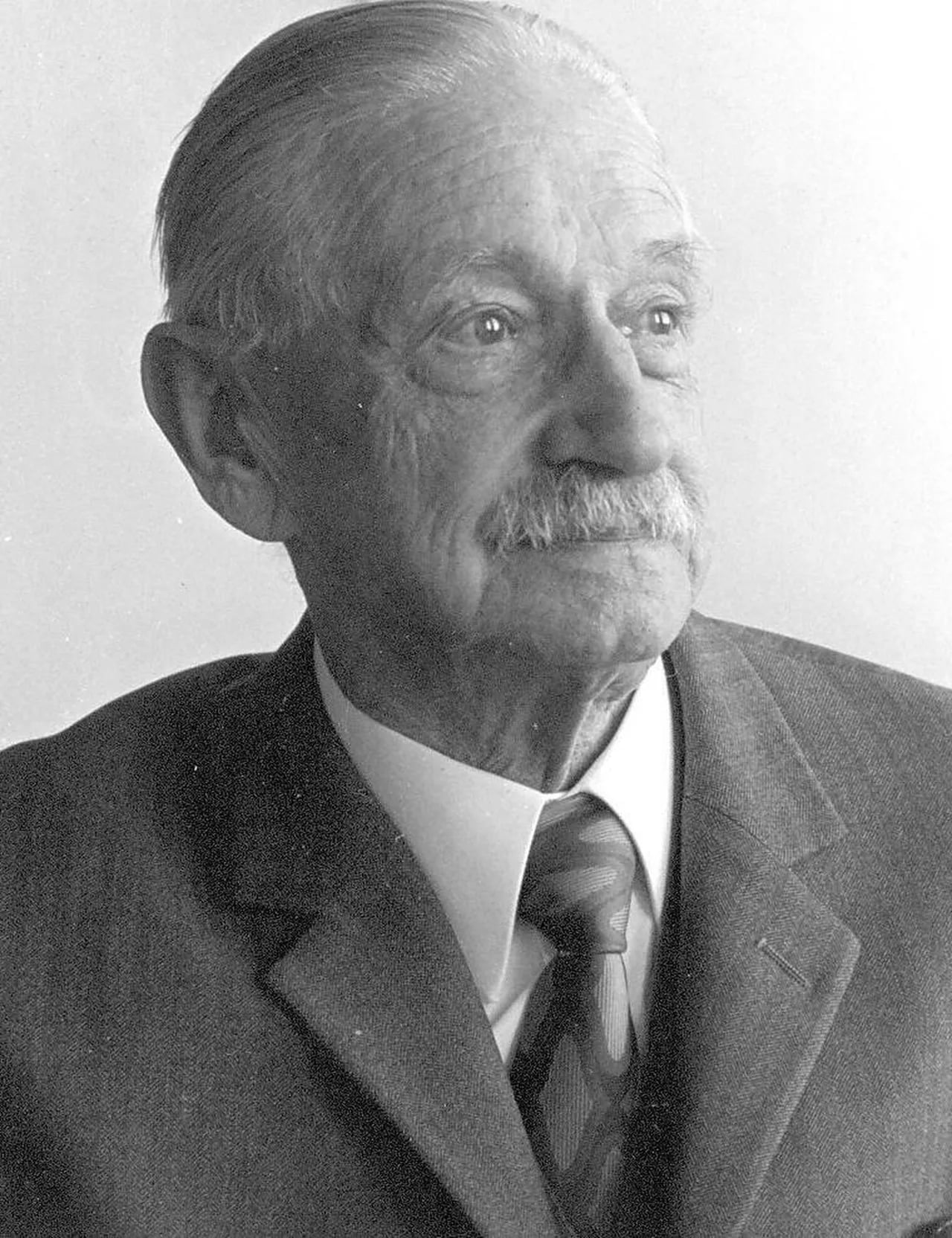 Portrait of Walther Meißner (1882–1974) – memorial page