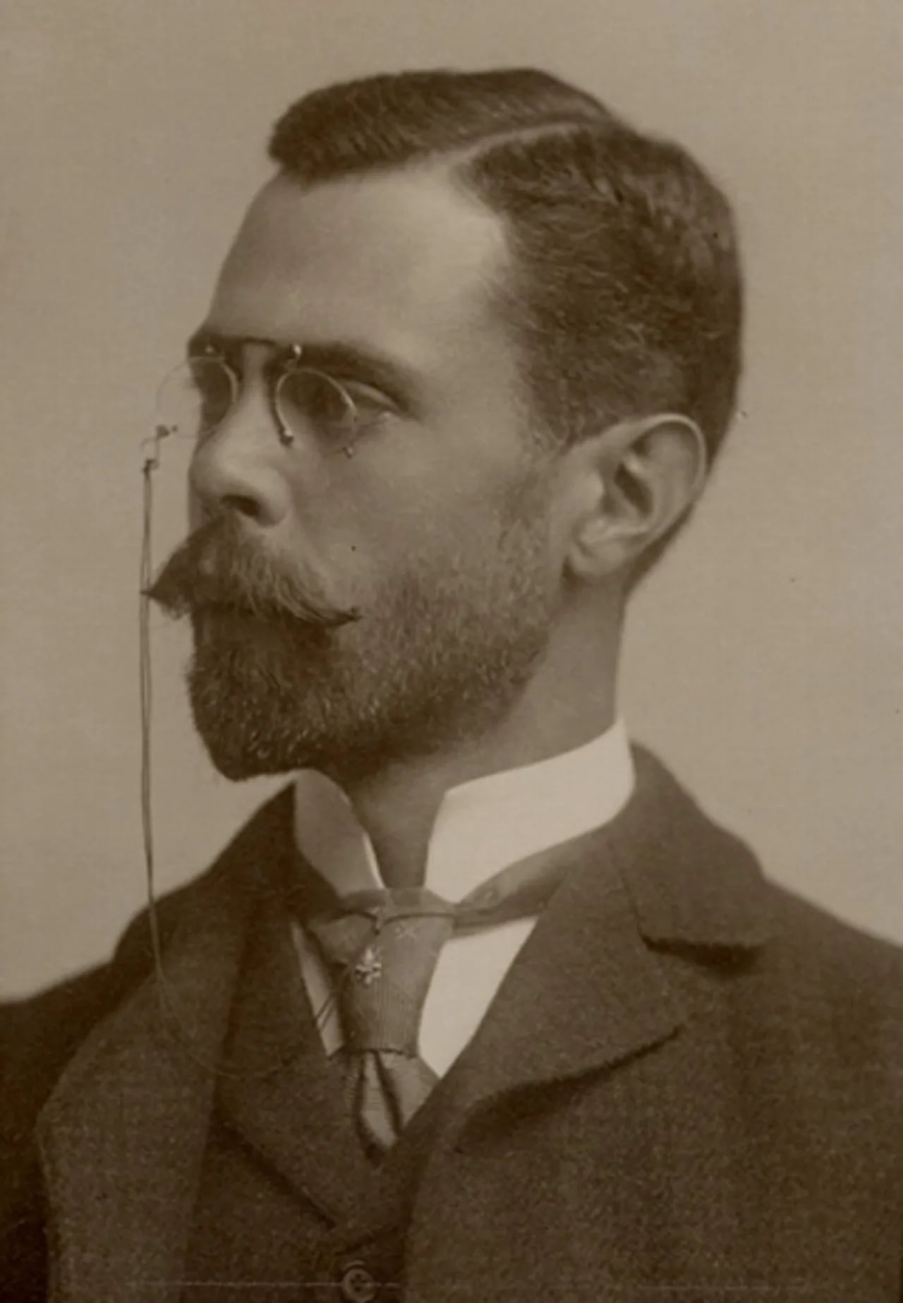 Portrait of Jean-Georges Garneau (1864–1944) – memorial page