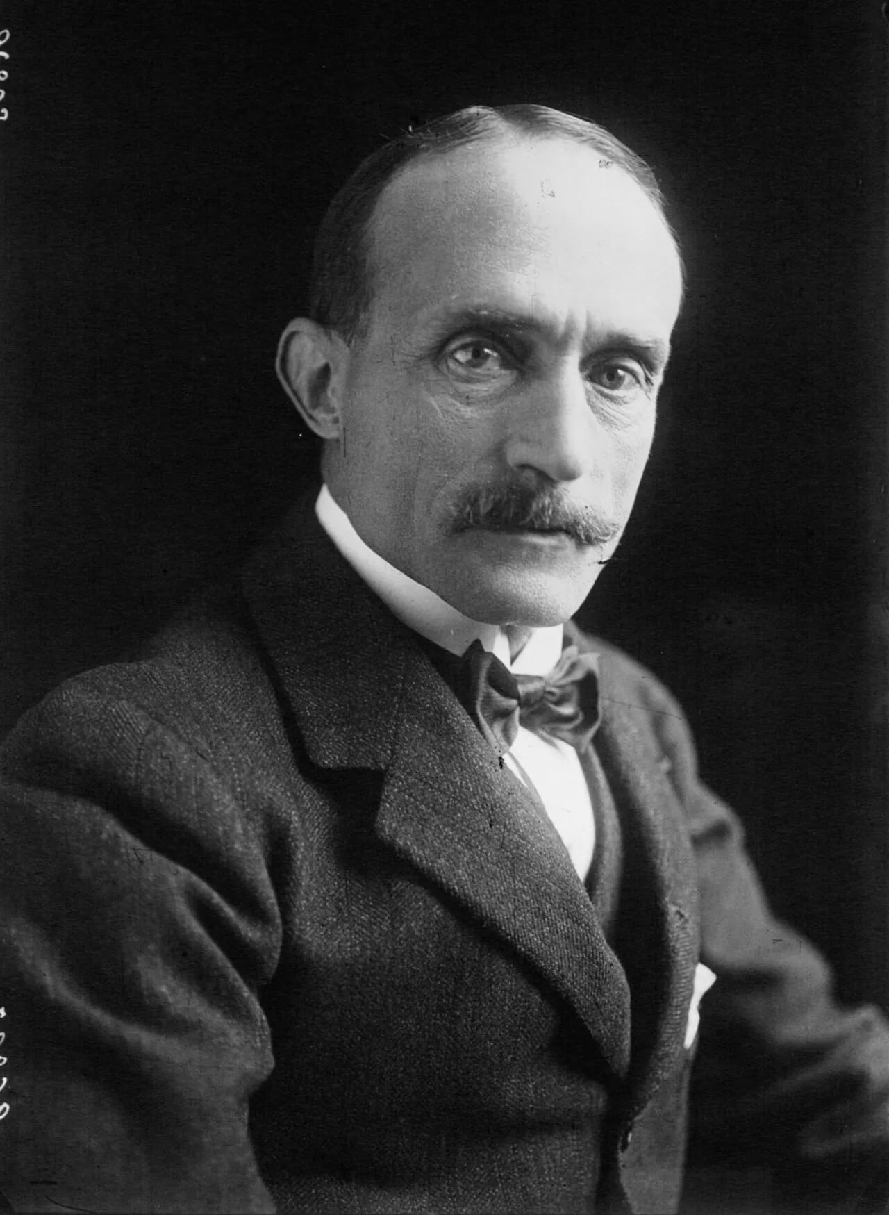 Portrait of Robert de Vogüé (1870–1936) – memorial page