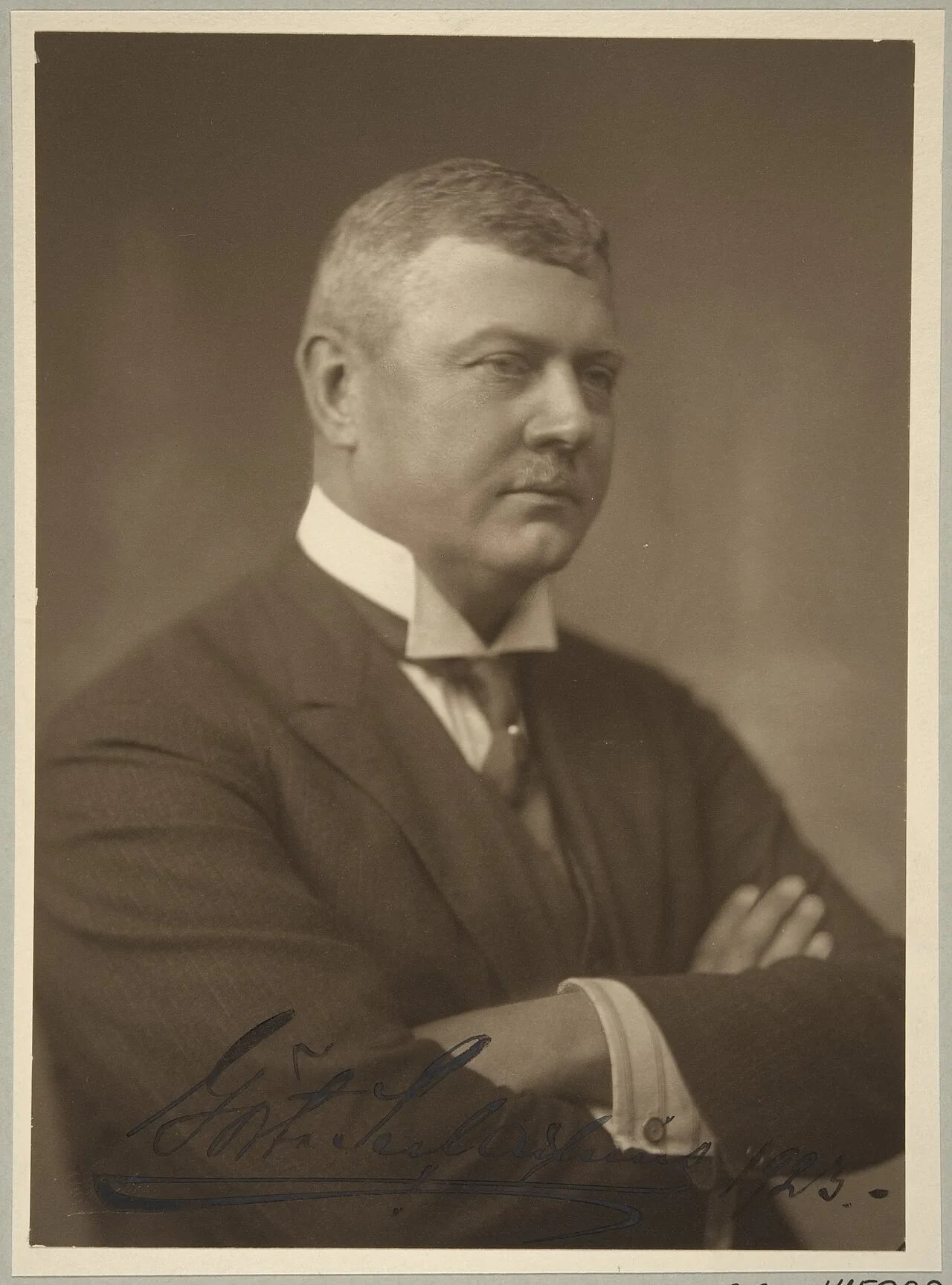 Porträt von Gösta Serlachius (1876–1942) – Gedenkseite