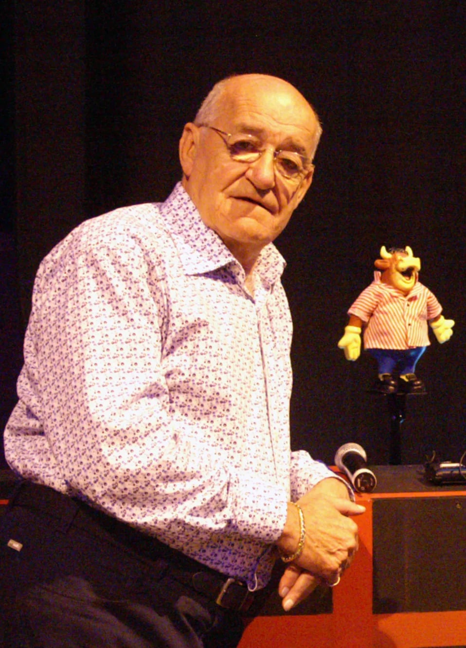 Portrait of Jim Bowen (1937–2018) – memorial page