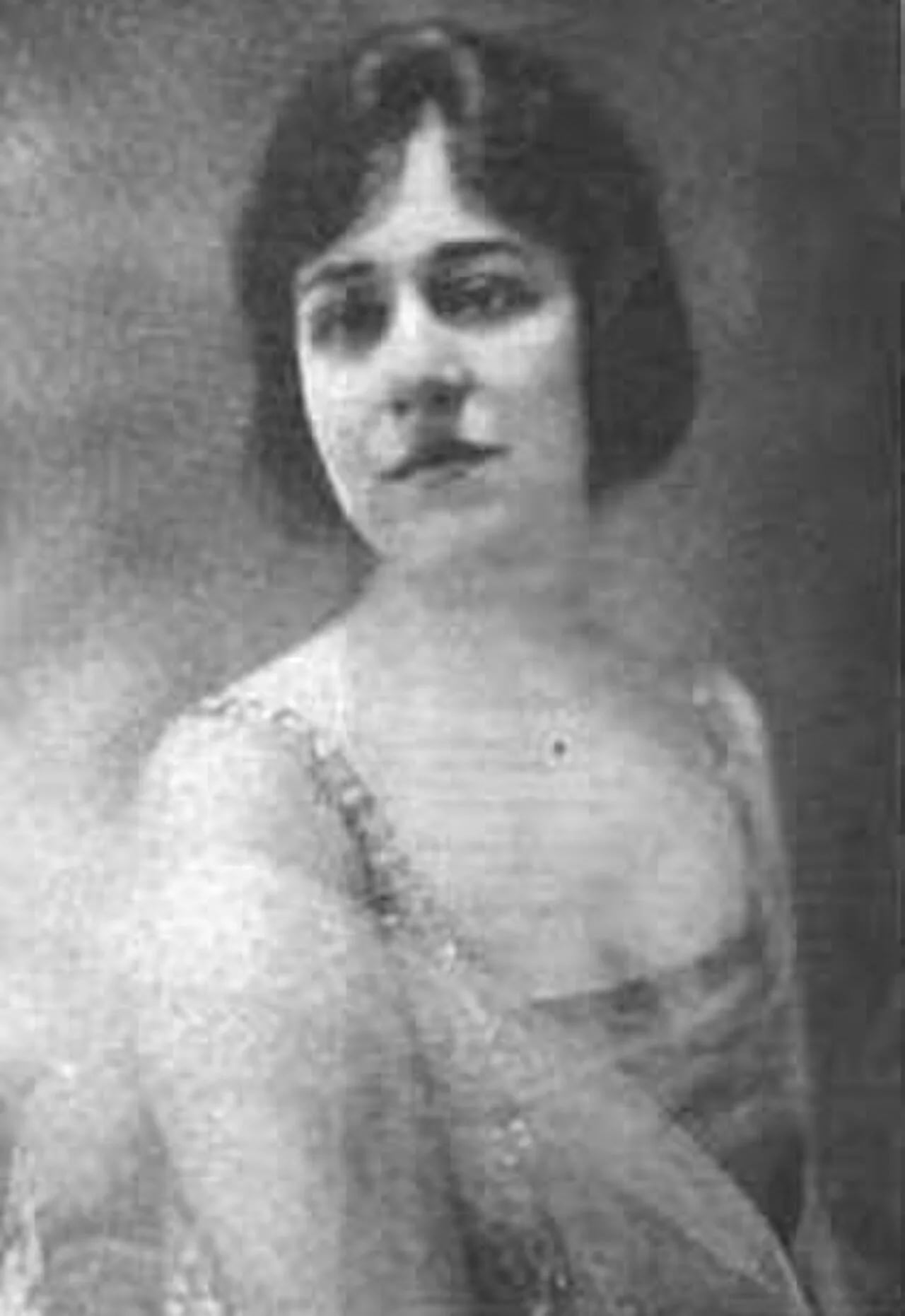 Portrait of Edith Bideau (1888–1958) – memorial page