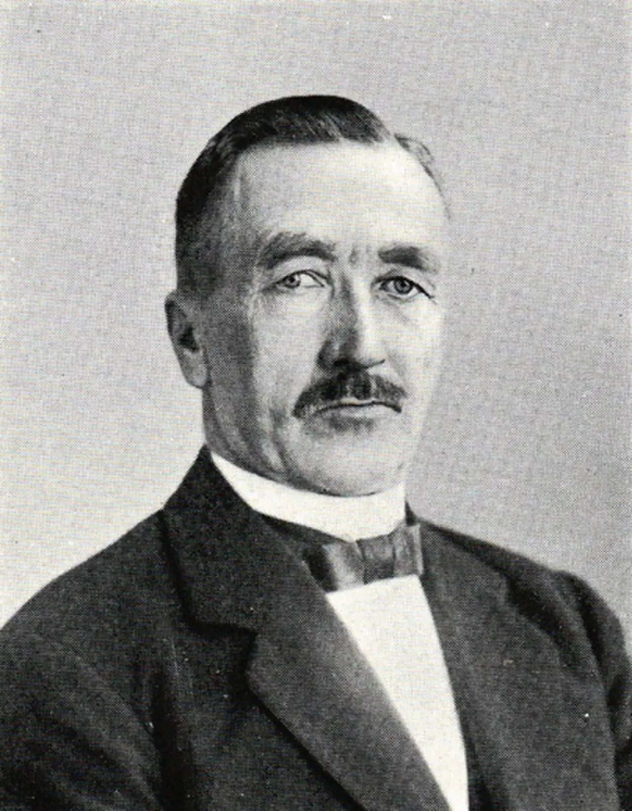 Porträt von Nils Svensson i Långelanda (1861–1944) – Gedenkseite