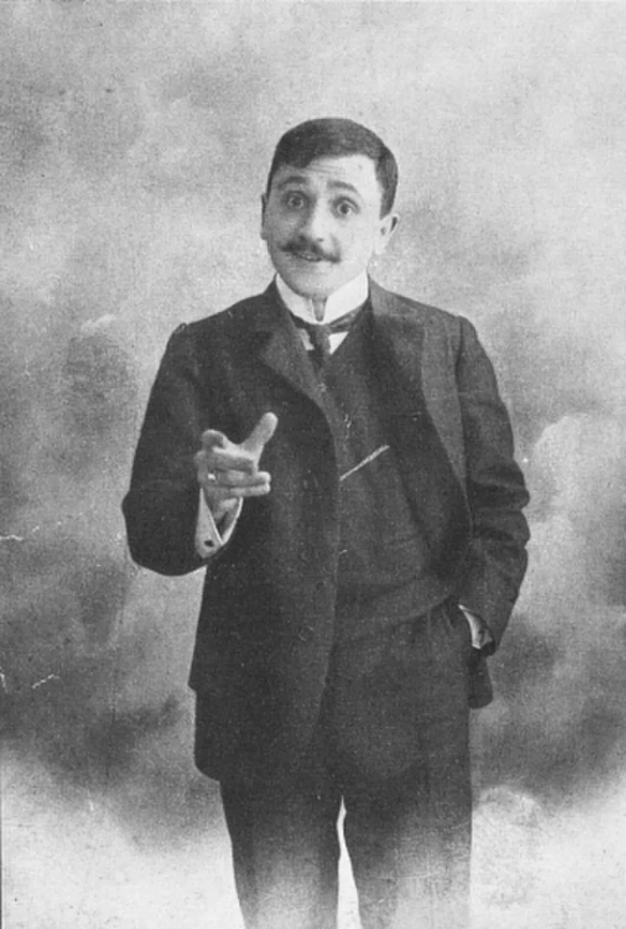 Portrait of Yervant Tolayan (1883–1937) – memorial page