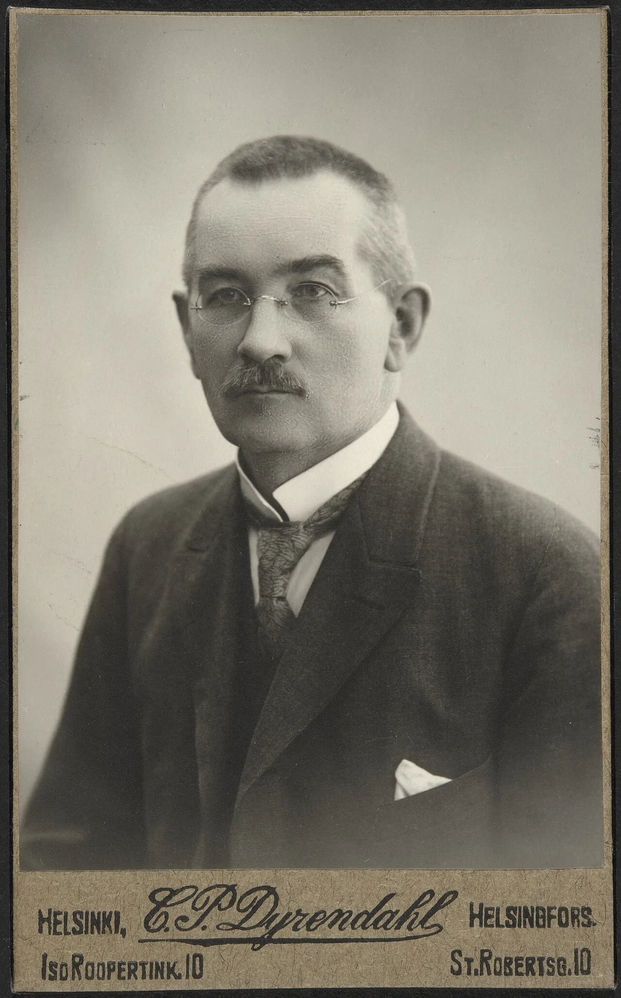 Porträt von Knut Leonard Tallqvist (1865–1949) – Gedenkseite
