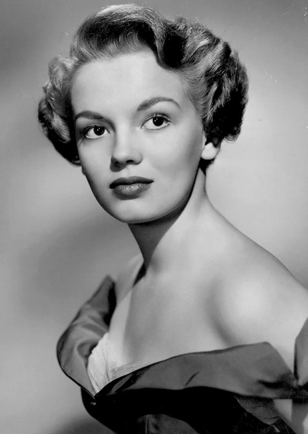 Portrait of Joan Evans (1934–2023) – memorial page
