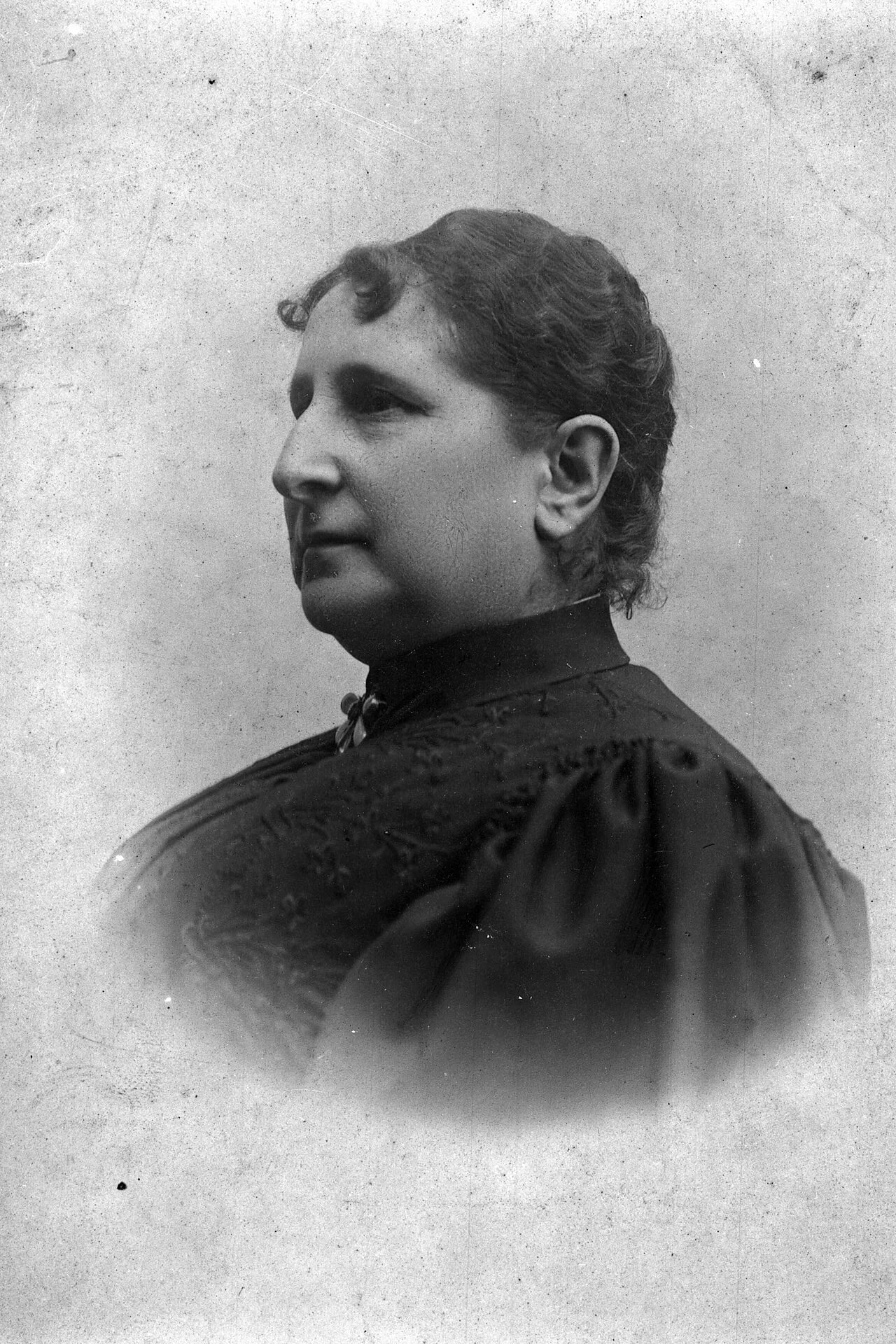 Portrait of Louise Nimb (1842–1903) – memorial page