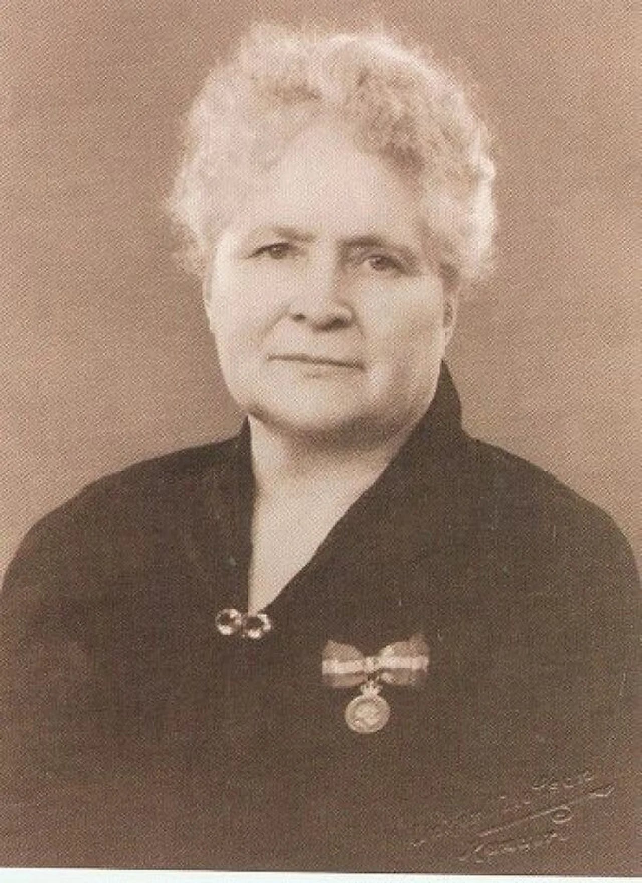 Portrait of Thora Ingemann Drøhse (1867–1948) – memorial page